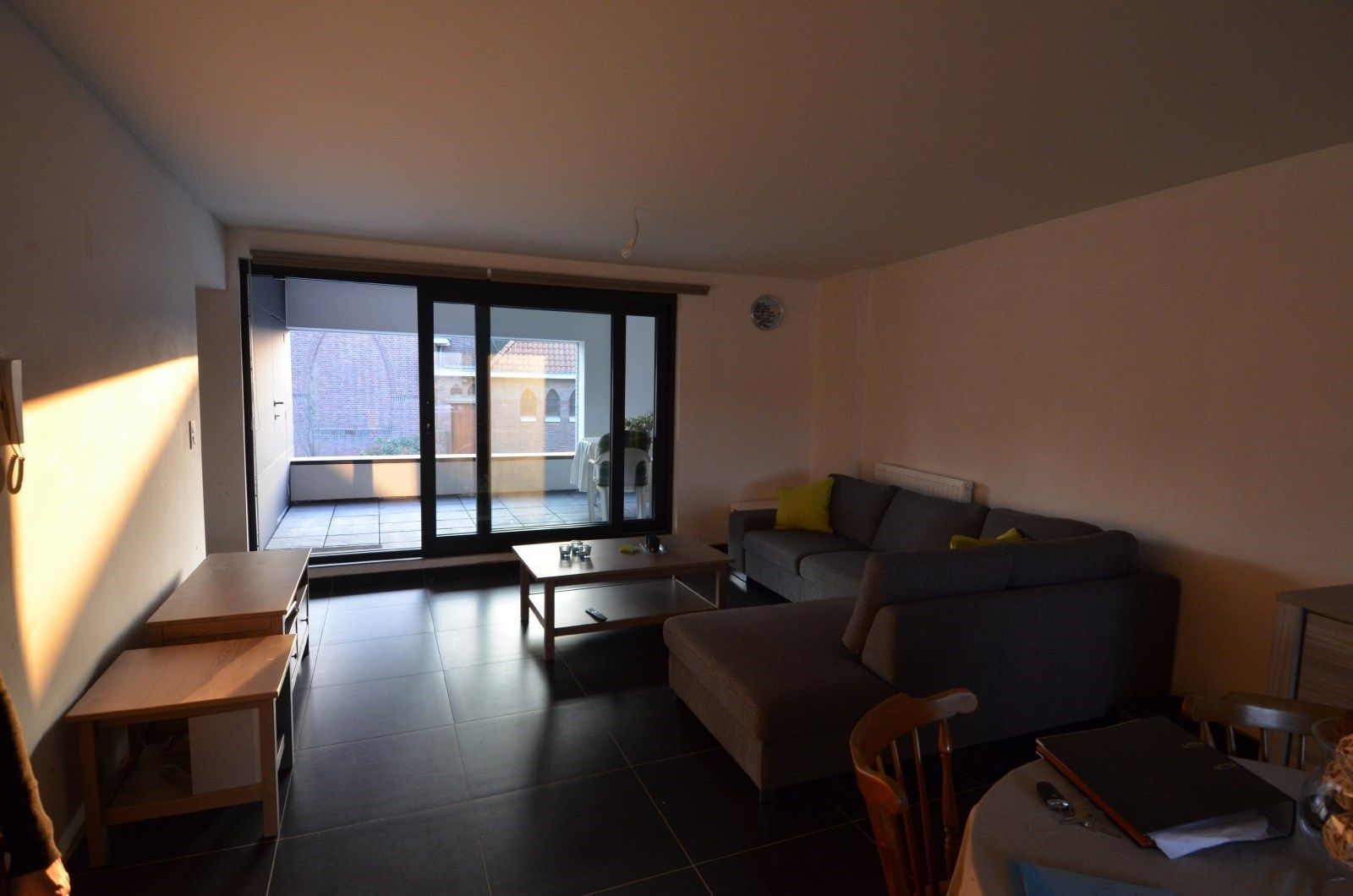 RECENT Duplex-appartement met 2 slaapkamers en terras te Hoeselt foto 4