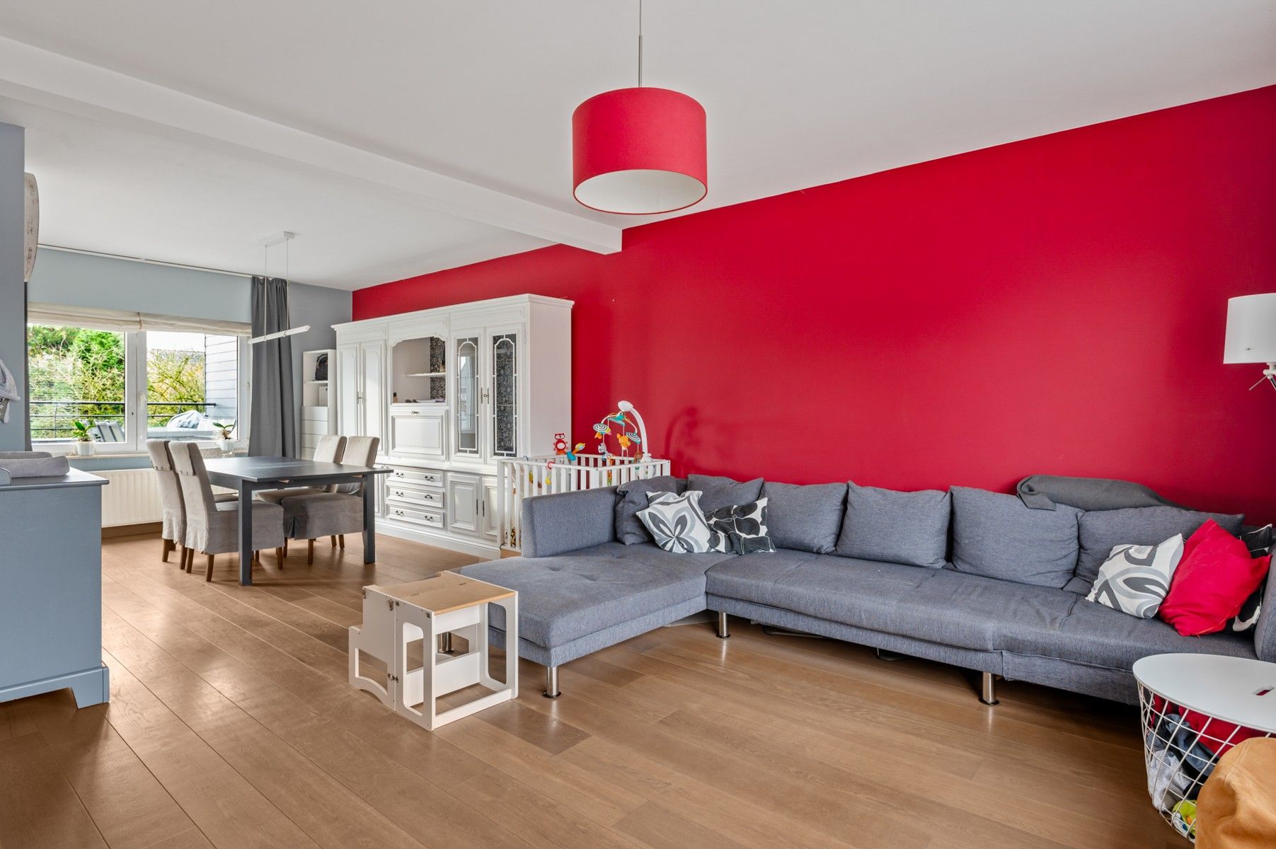 Ruim duplex-appartement met groot terras en staanplaats foto 3
