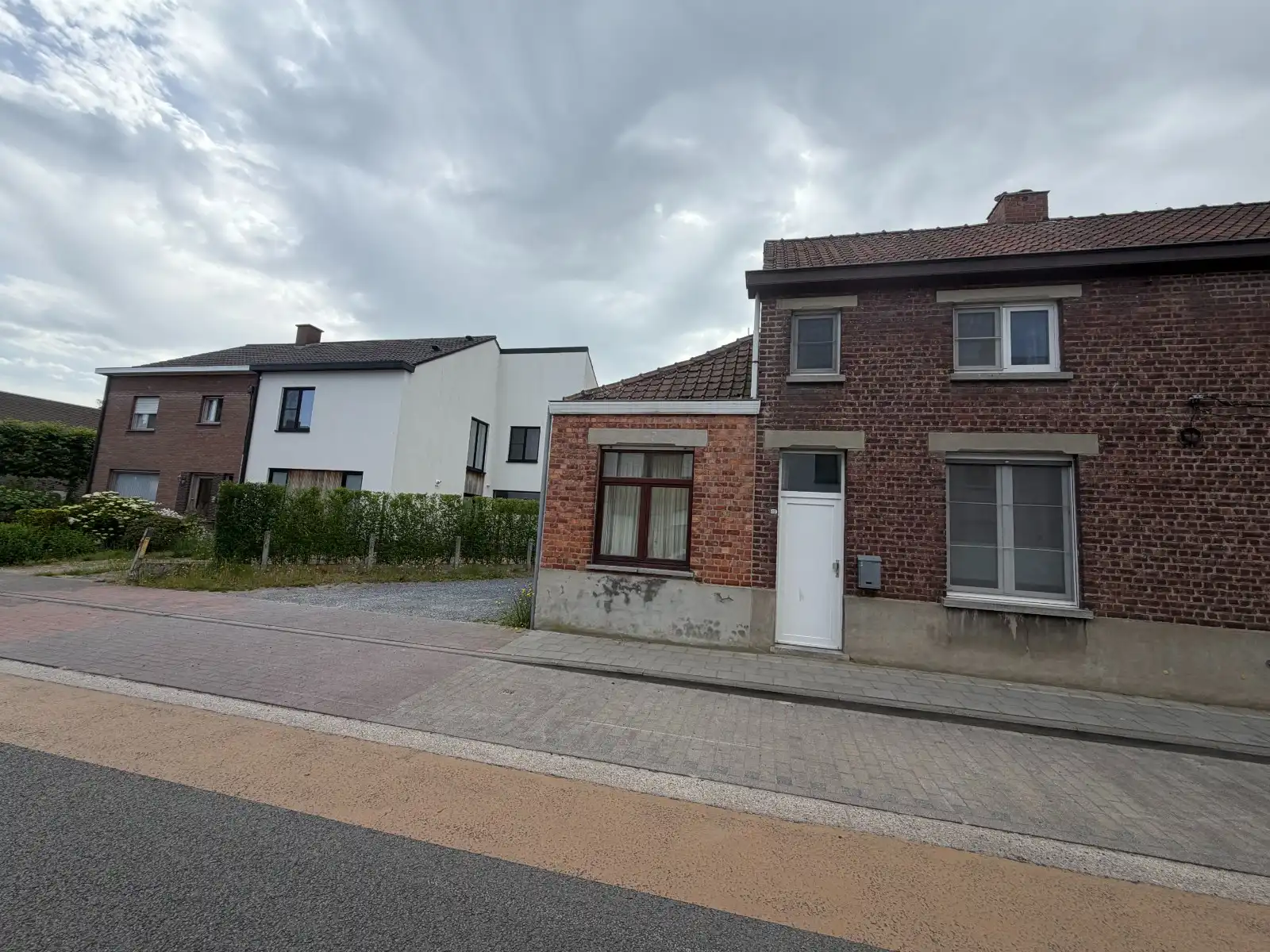 Halfopen woning nabij het centrum foto 2