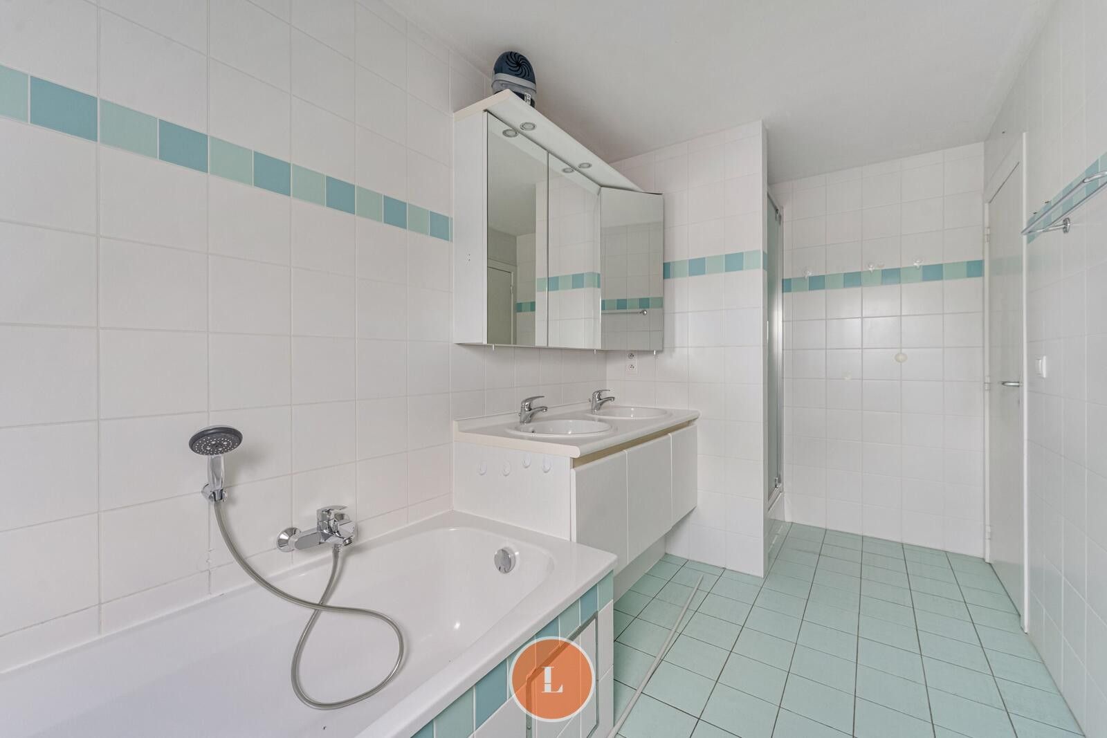 Instapklare woning met 3 slaapkamers en garage in Menen! foto 26