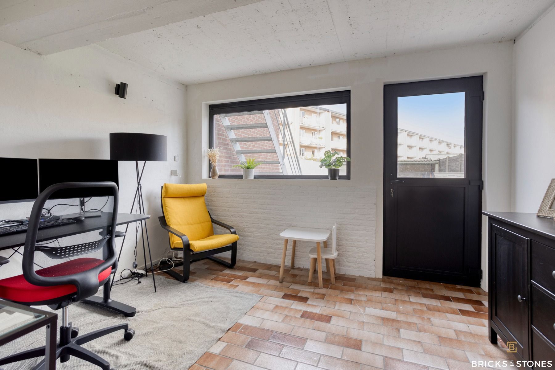 Knappe bel-etage woning met tuin foto 24