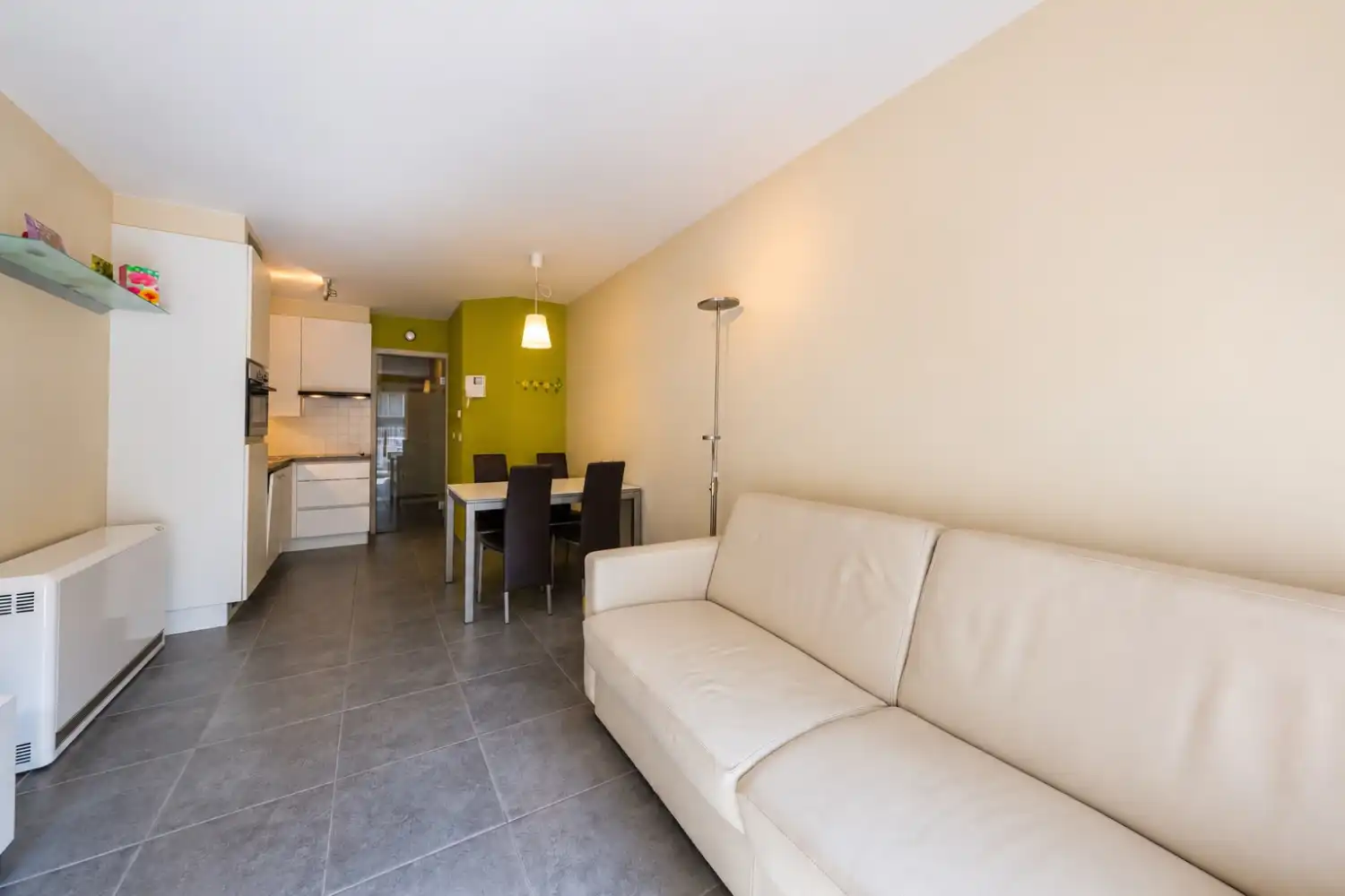 Modern 1 slaapkamer-appartement met zijdelings zeezicht foto 5