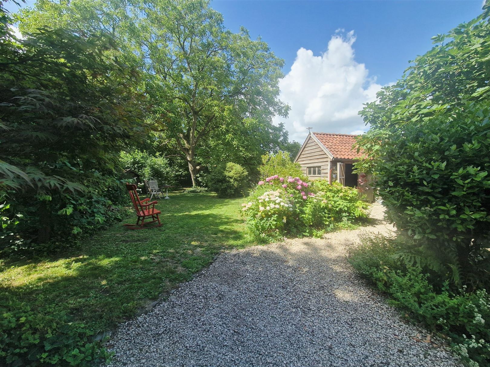 Eigendom met karakter - 4 slpks - rustige ligging  foto 2