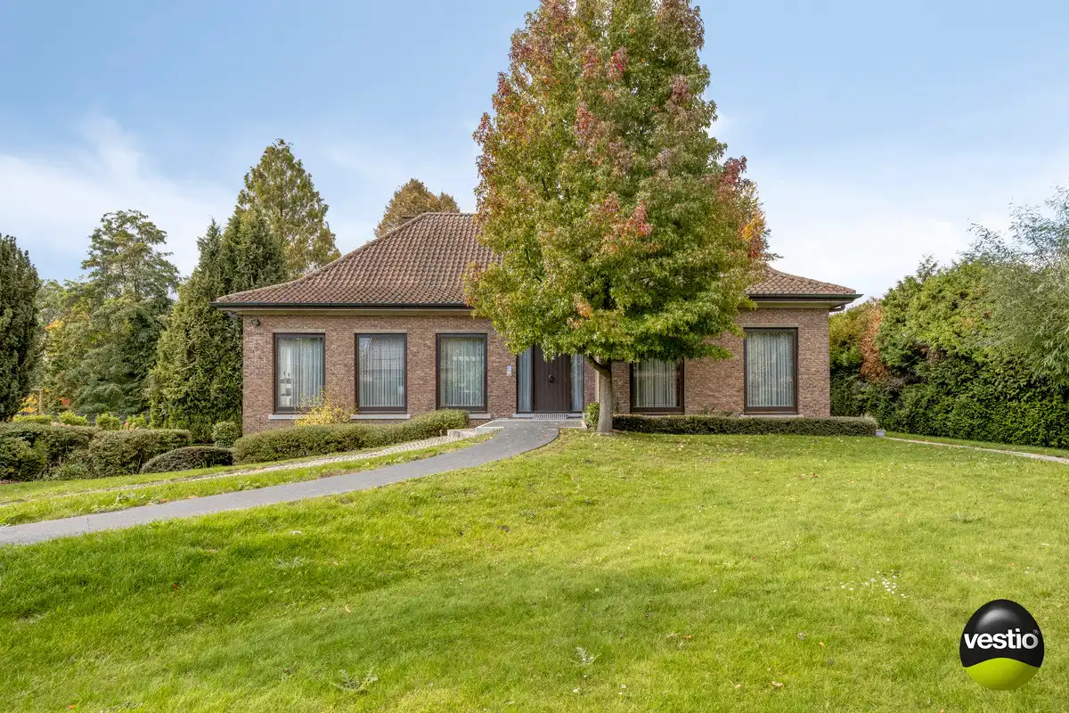 RUIME RESIDENTIEEL GELEGEN VILLA OP 46A89CA NABIJ CENTRUM BILZEN. foto 60