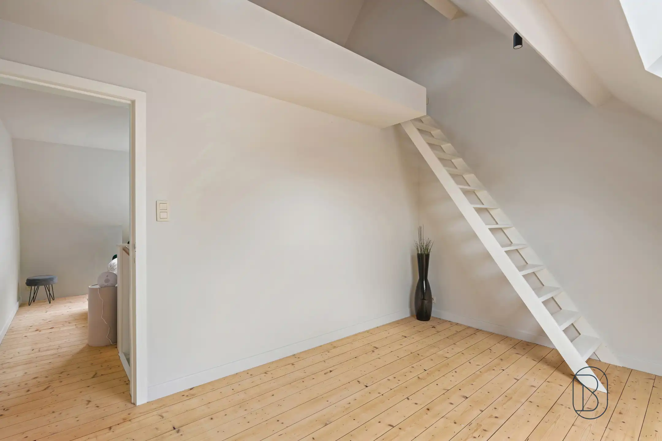 Gerenoveerde rijwoning met 2 SLK en zuidgerichte tuin foto 17