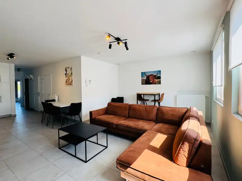 Recent appartement op de eerste verdieping met 1 slaapkamer, terras en garage foto 3