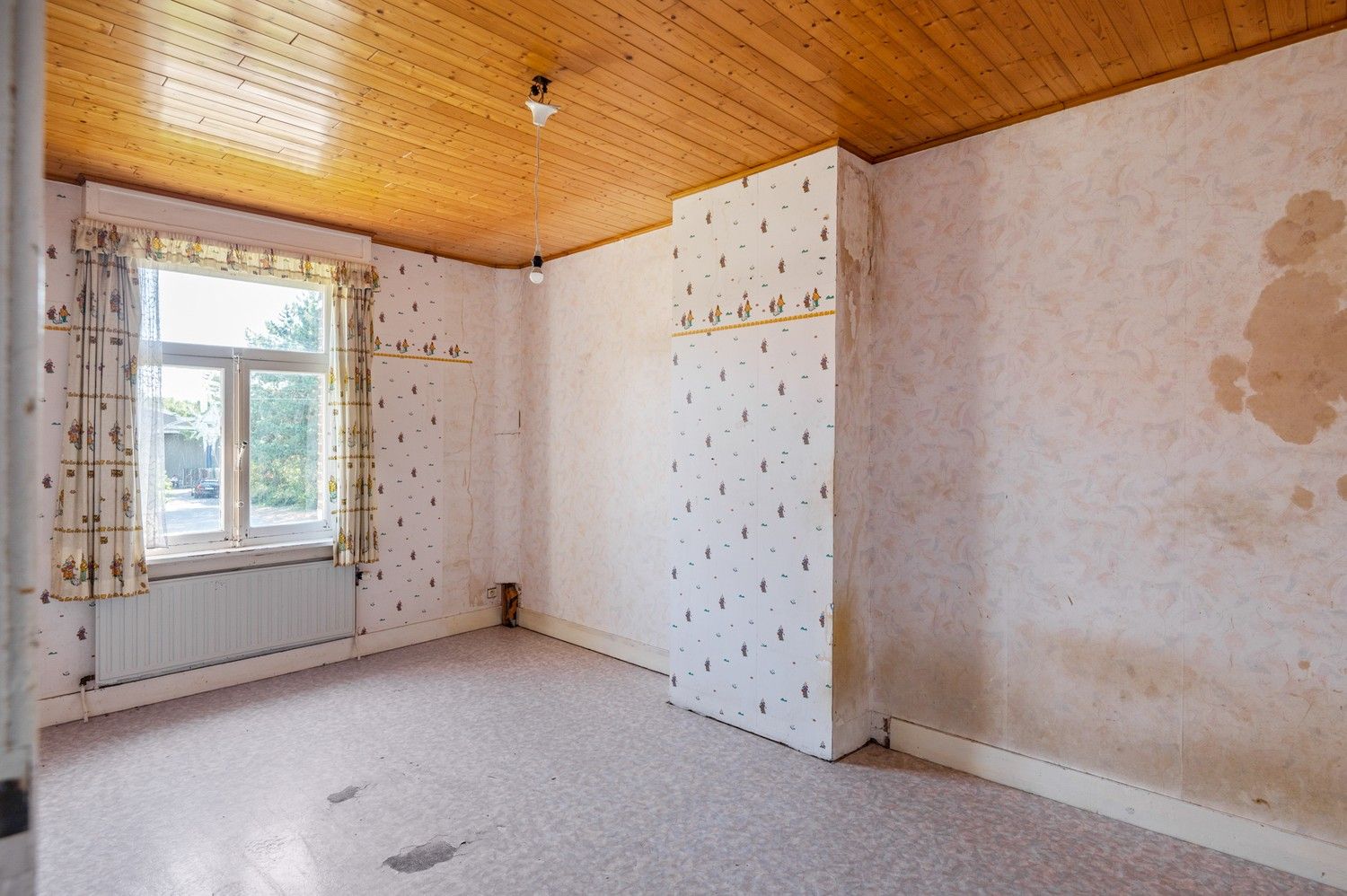 Charmante renovatiewoning + bouwgrond te Ranst! foto 15