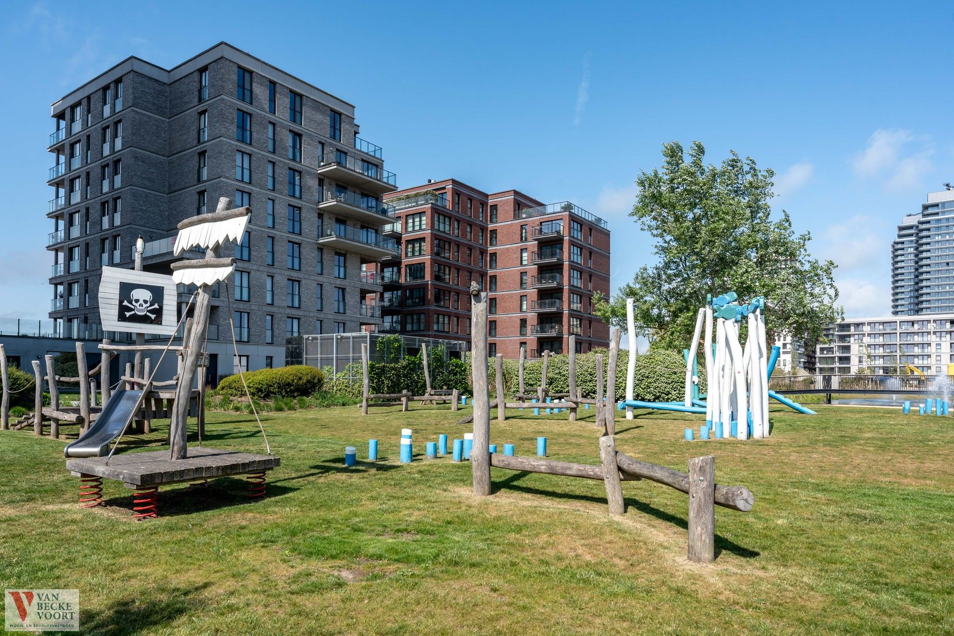 Stijlvol appartement met dakterras foto 17