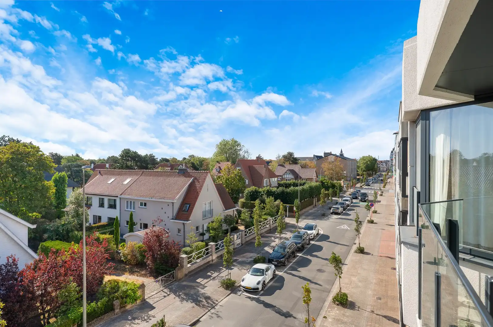 Prachtig gerenoveerd appartement nabij het centrum en de zee met open zichten. foto 14
