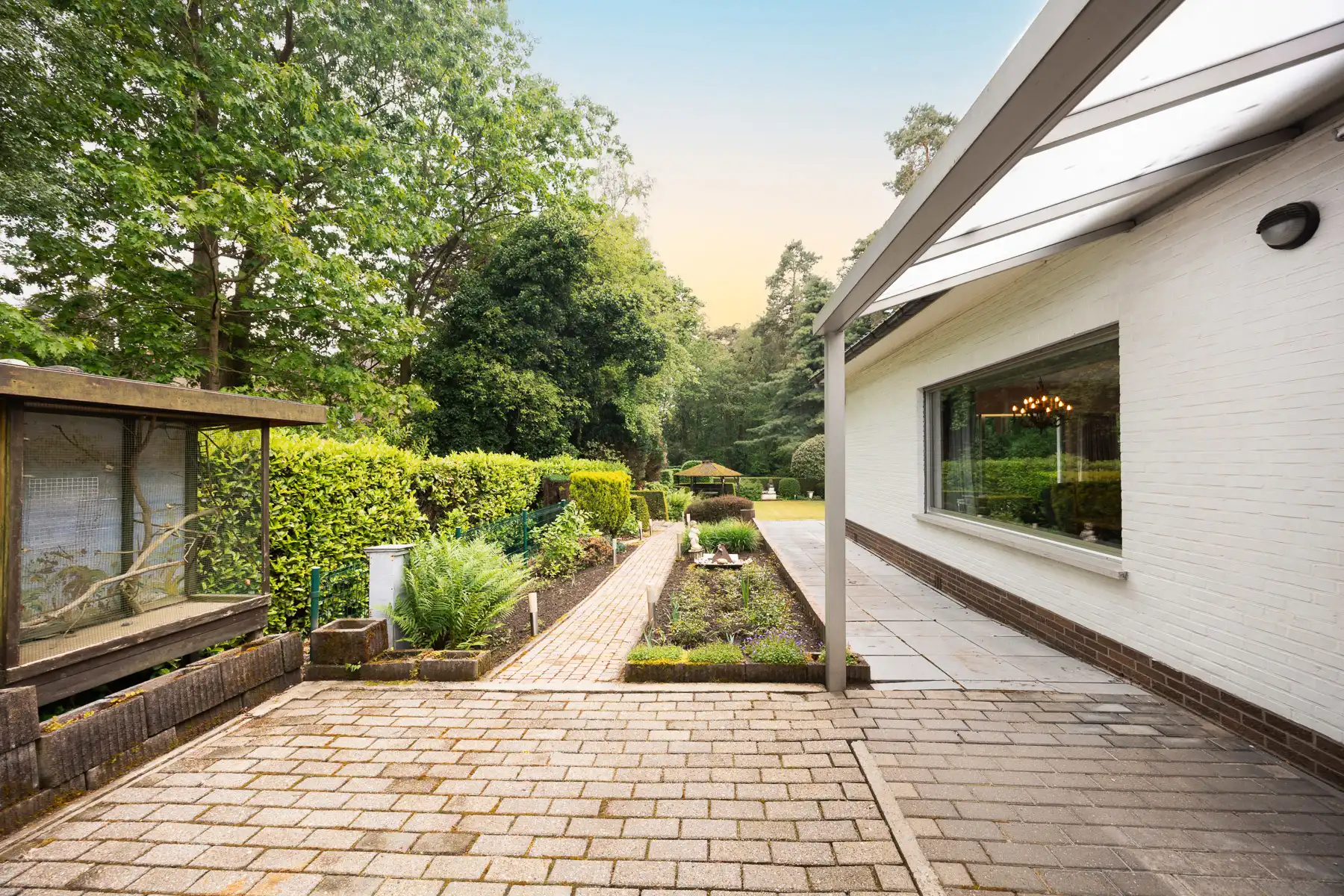 Karaktervolle villa met veel potentieel op een riant perceel foto 23