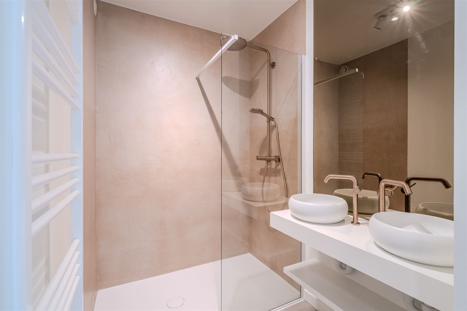 gerenoveerd appartement met zee en duinzicht foto 18