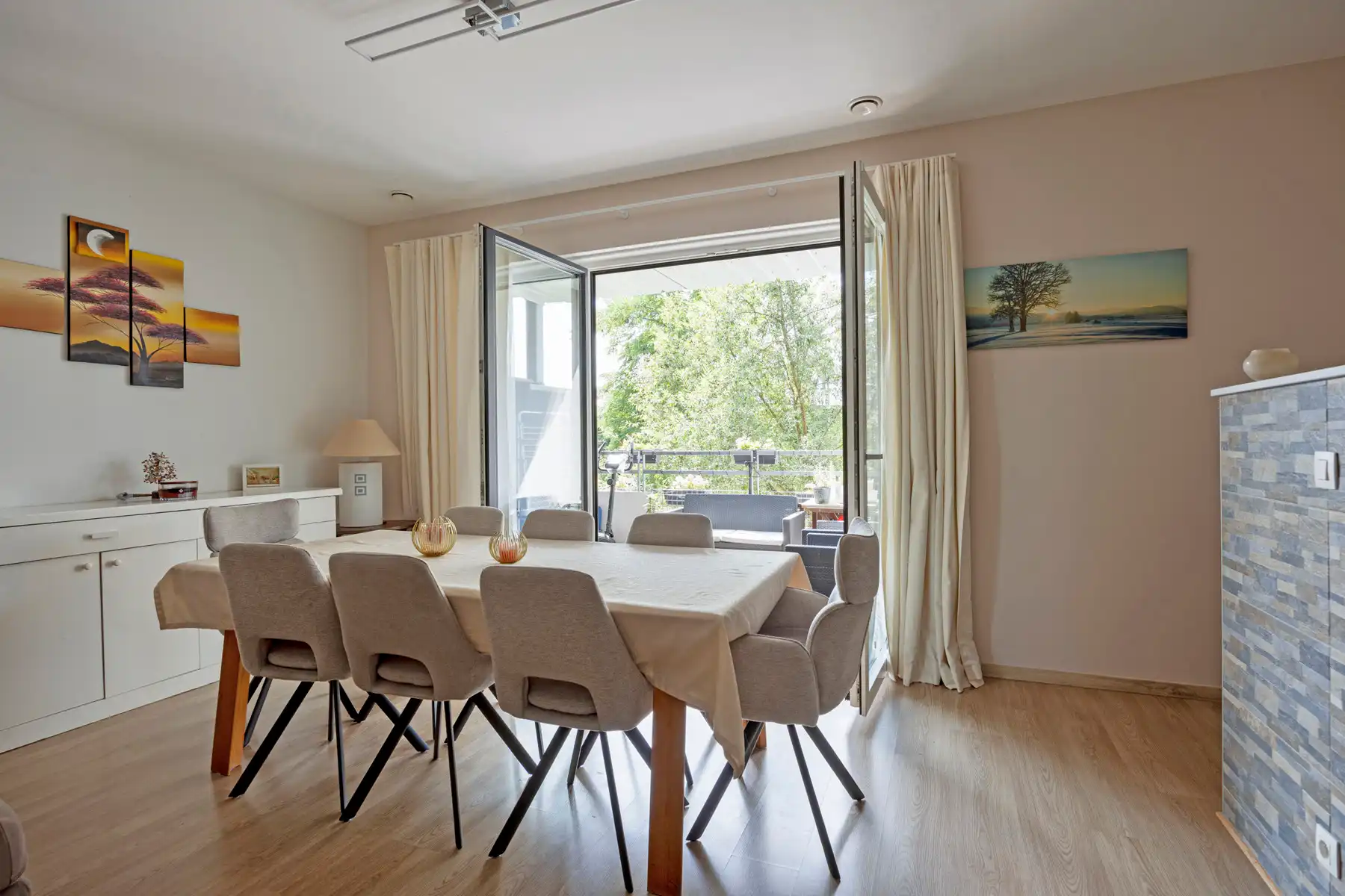 Appartement met 3 slaapkamers, 2 badkamers en staanplaats foto 4