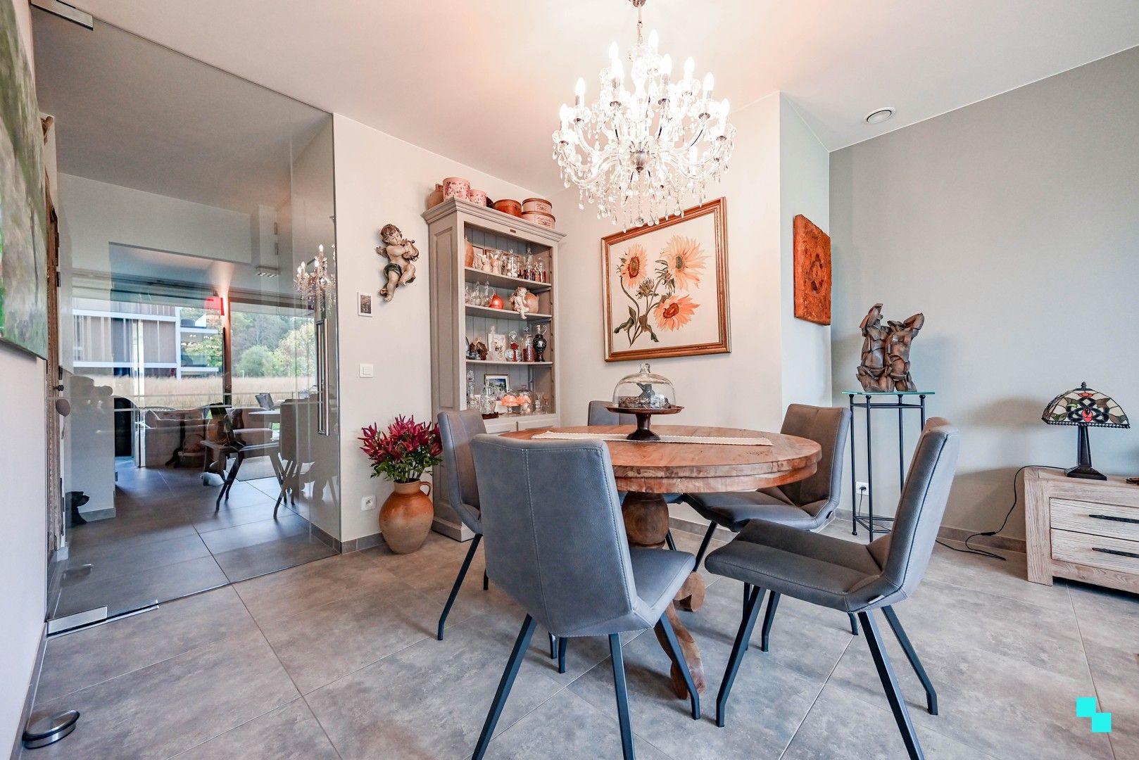 Uniek gelijkvloers éénslaapkamerappartement te Izegem foto 4