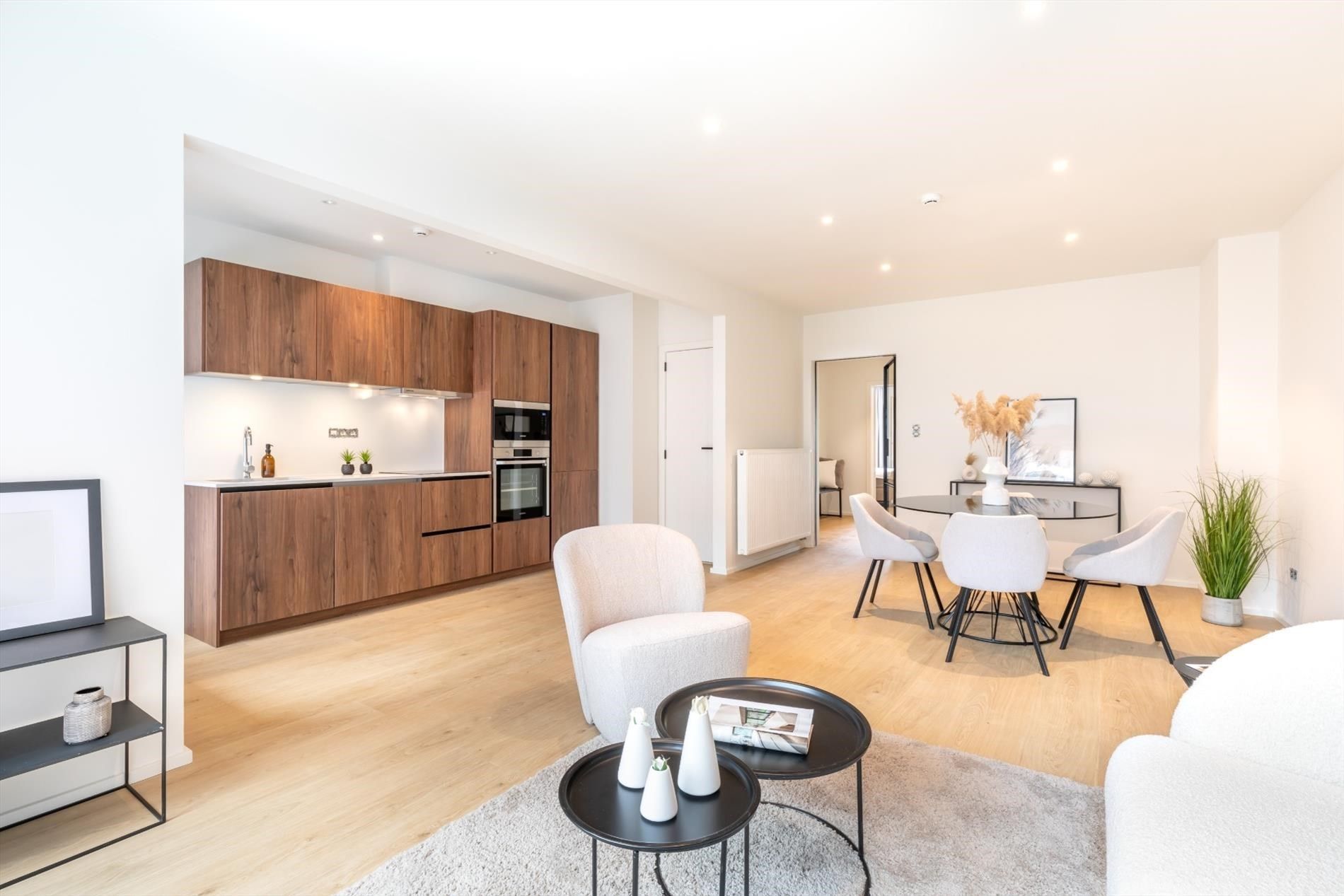 Prachtig gerenoveerd appartement met 2 slaapkamers foto {{pictureIndex}}