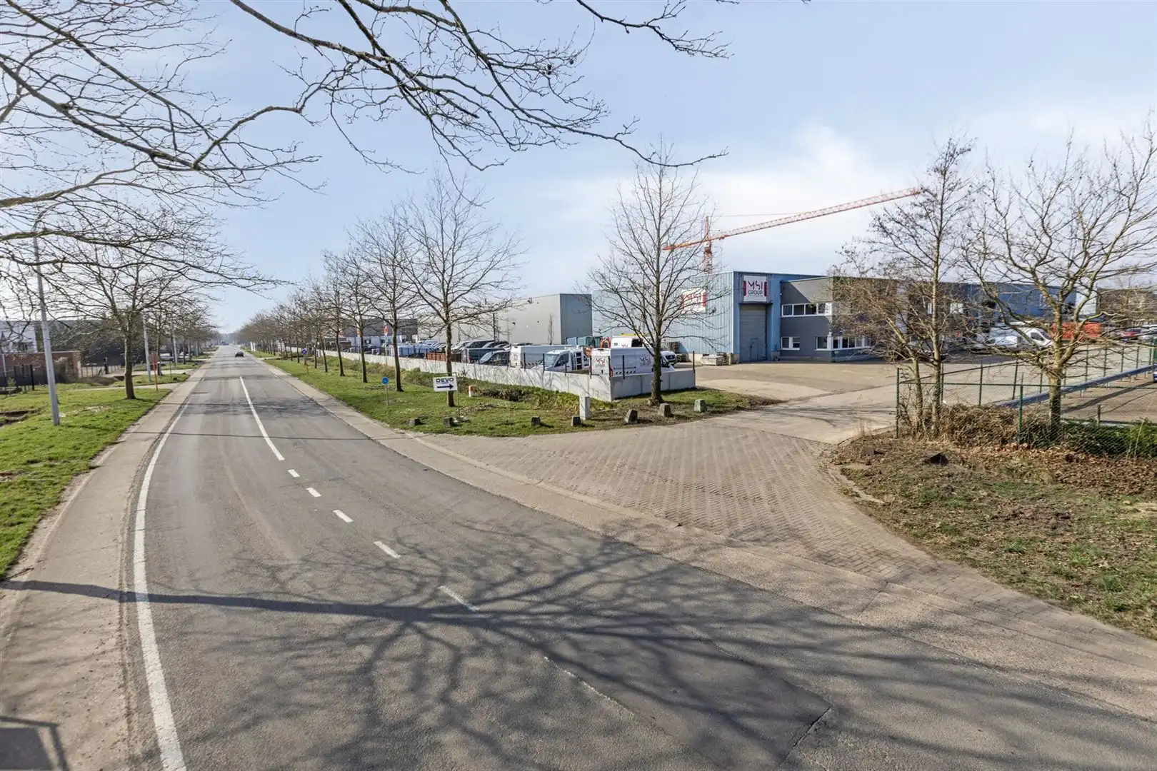 TE HUUR: Bedrijfsgebouw met kantoren te Houthalen! foto 4