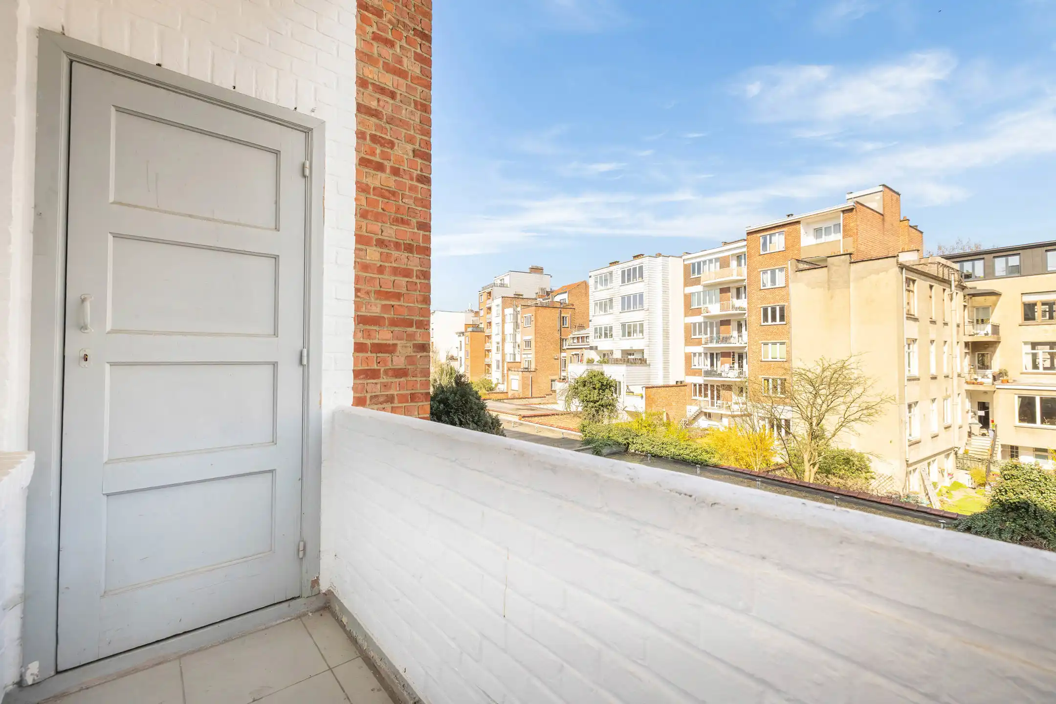 Chic en lichtrijk wonen in het hart van een gegeerde wijk foto 2