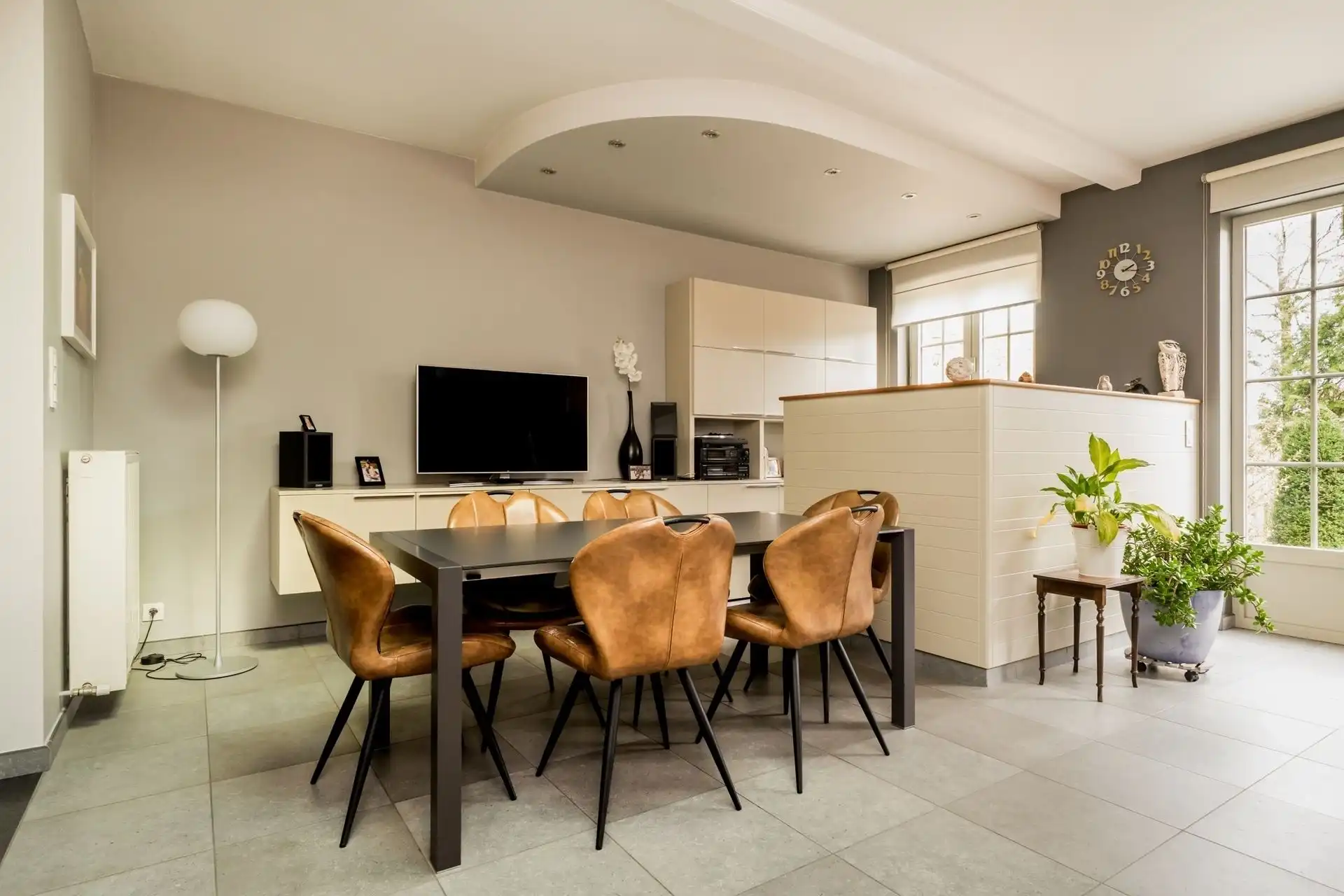 Ruime karaktervolle woning met 6 slpks en tuin! foto 12