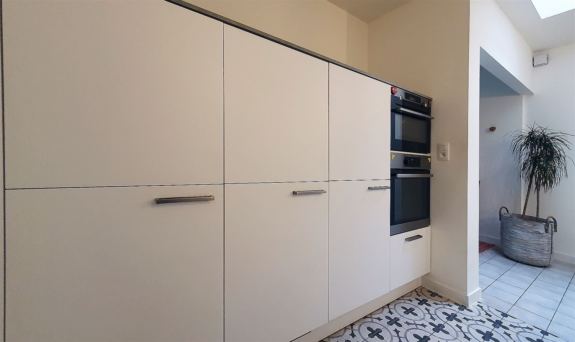 Volledig instapklaar handelspand met woonst foto 7