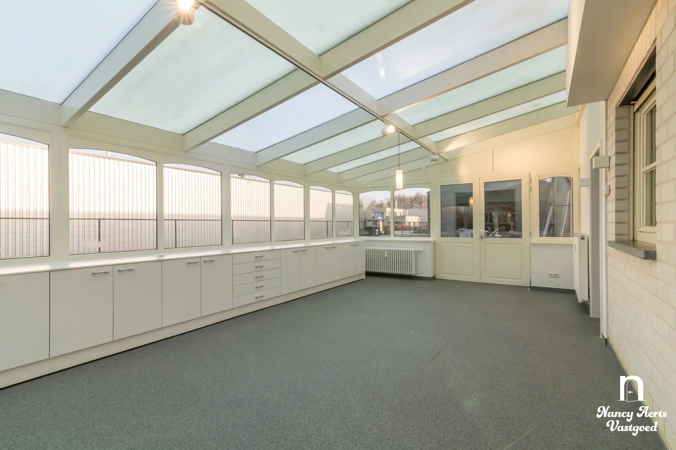 Loods van 550 m² met kantoor en woning met 4 slaapkamers foto 43