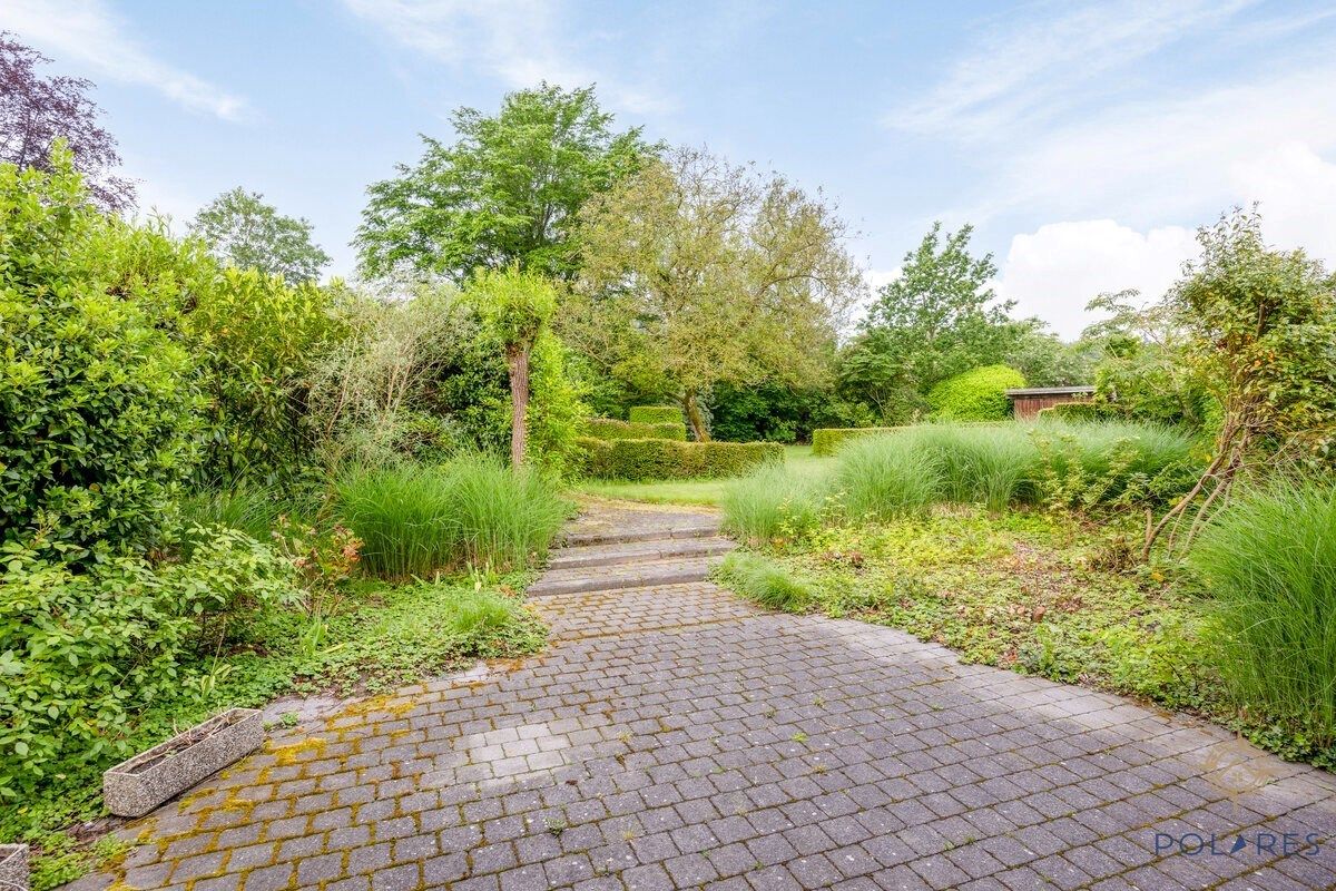 Rustig gelegen villa met aangelegde tuin foto 47