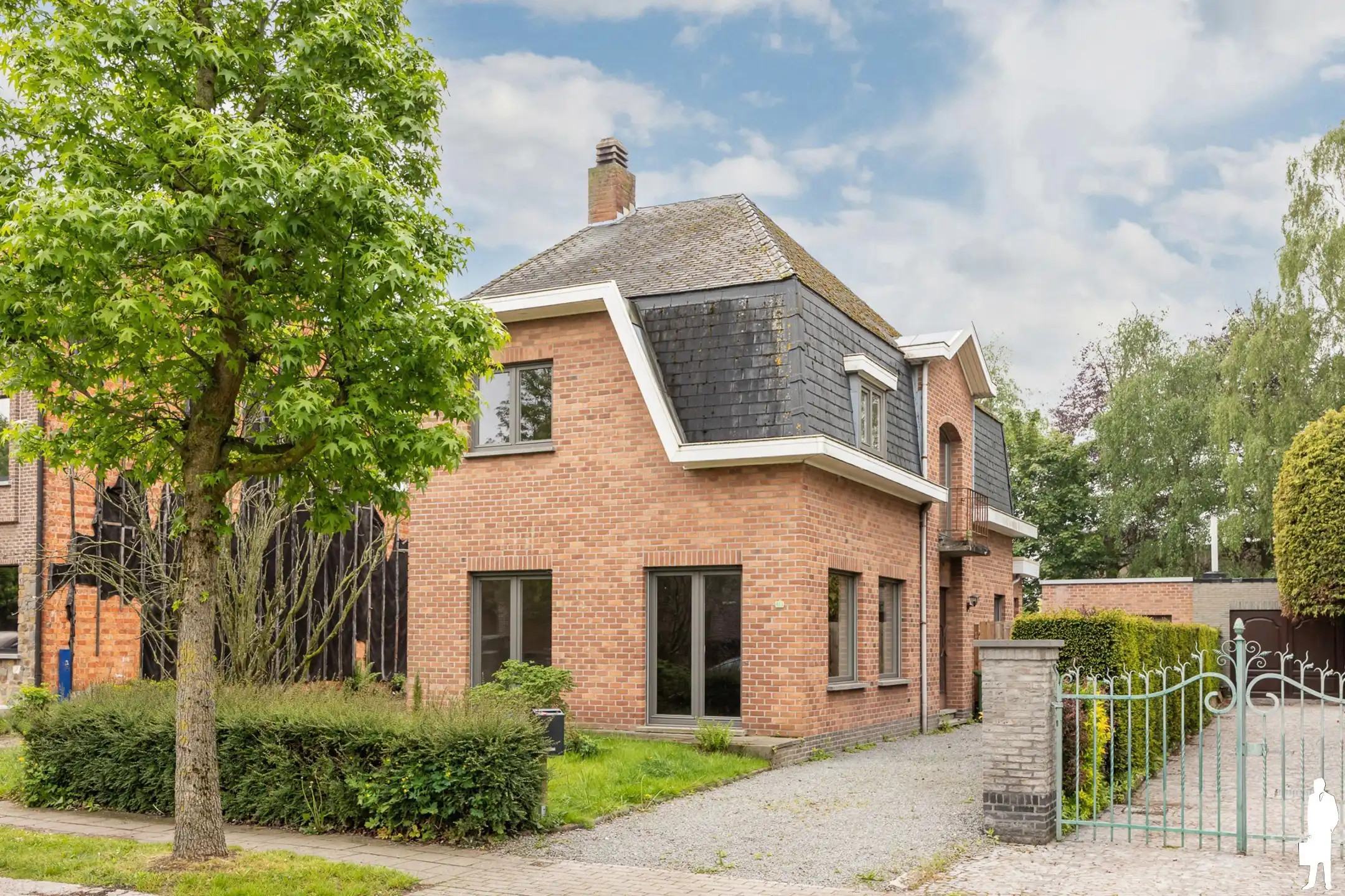 Hoofdfoto van de publicatie: Karaktervolle en ruime gezinswoning in een rustige woonlaan