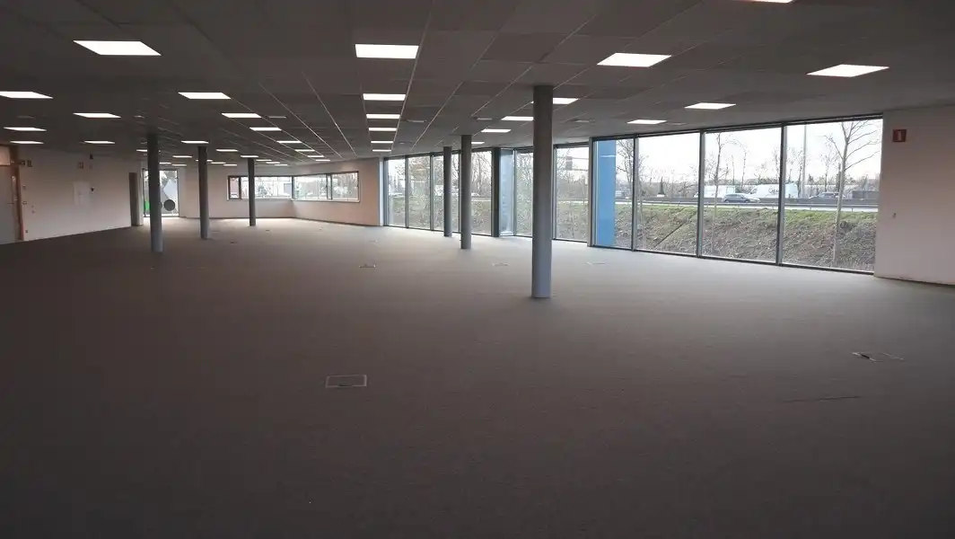 Strategisch gelegen eigentijdse kantoren te huur in Merelbeke-Melle foto 14