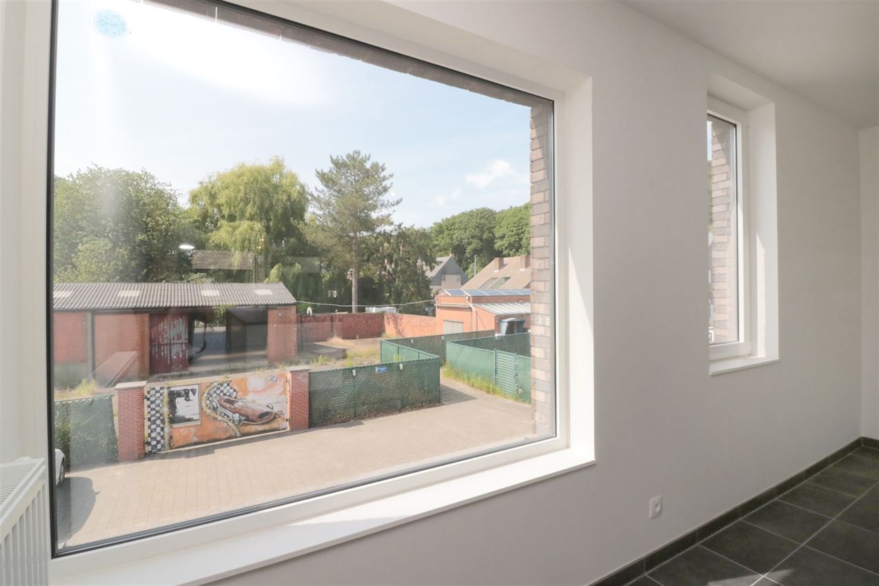 3 appartementen en 4 autostaanplaatsen foto 72