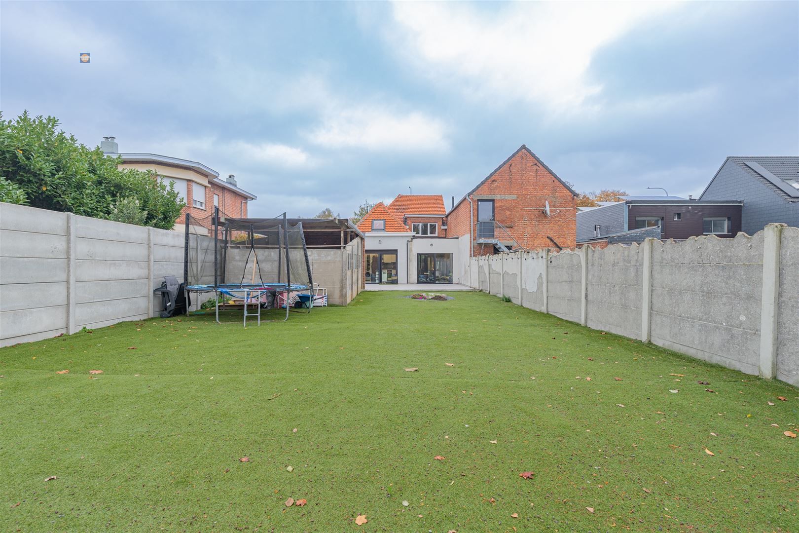 Ruime halfopen woning met grote tuin en 3 slaapkamers foto 23