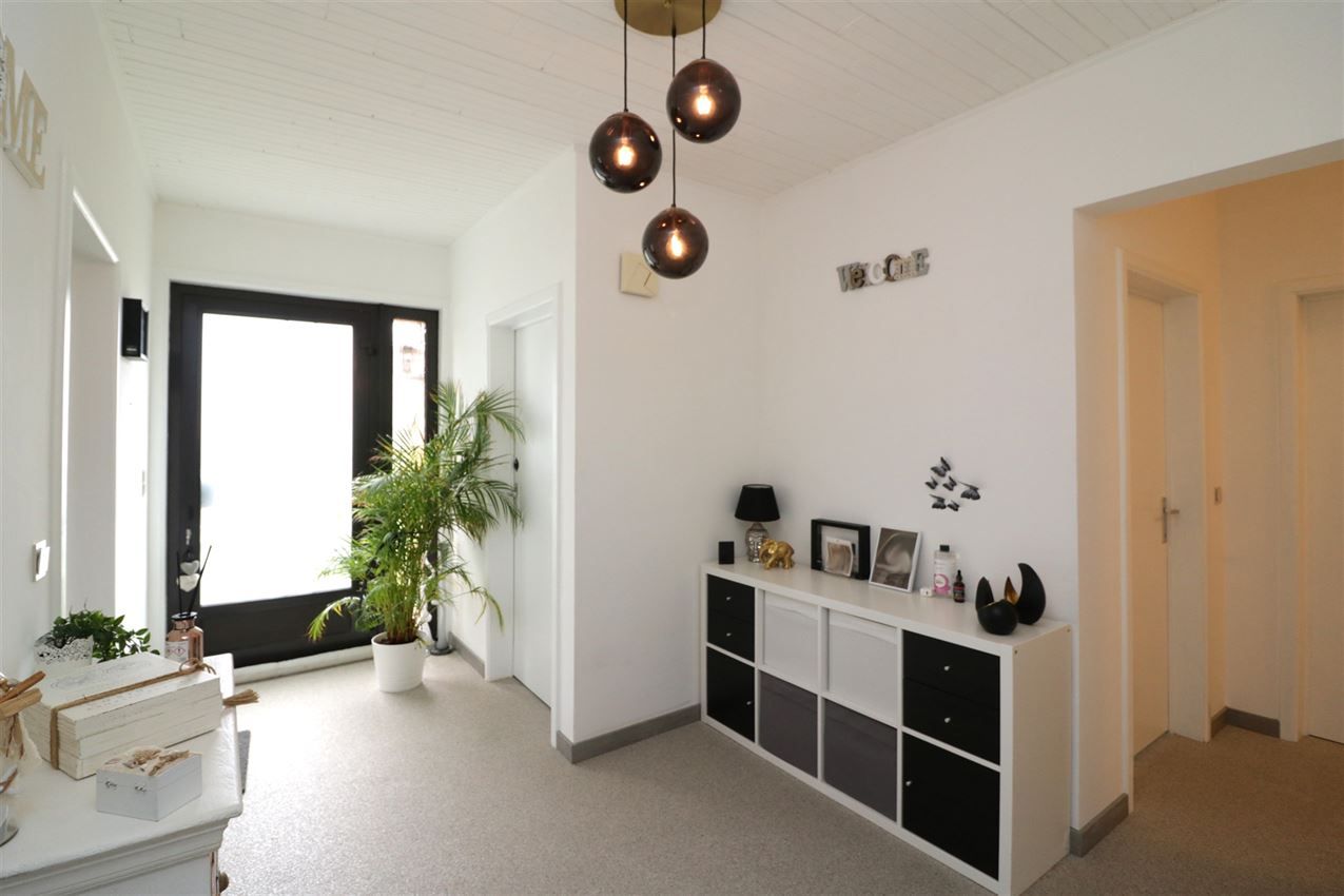 Gezellige woning, 4 slpk., inpandige garage, tuin foto 3