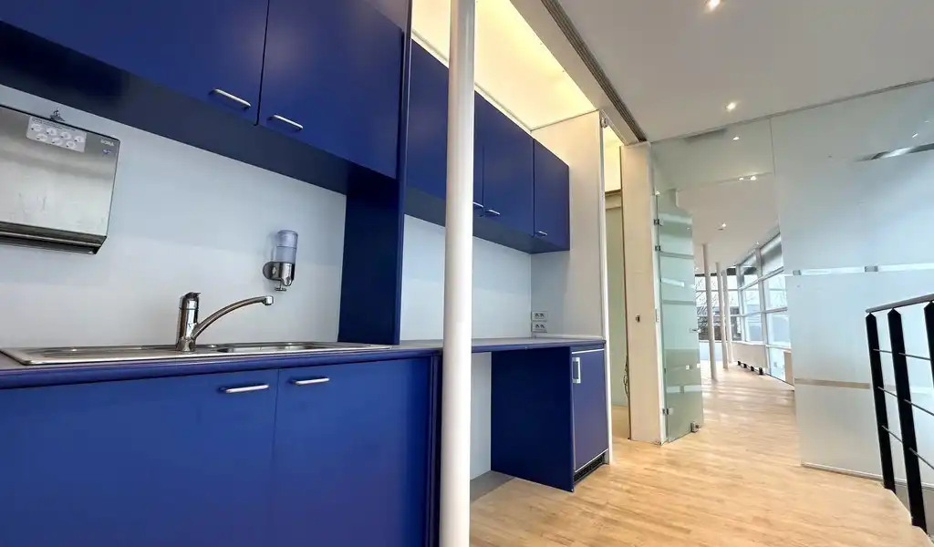 Lichtrijke kantoren te huur aan Nijverheidskaai in Gent foto 6