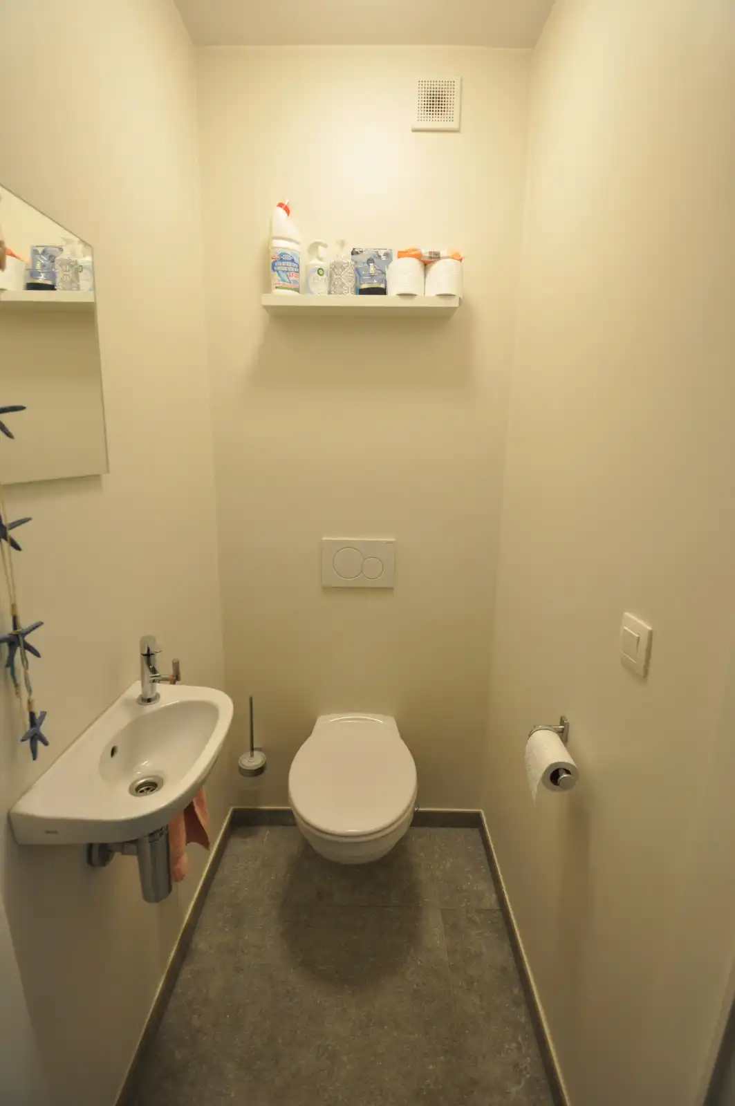Stijlvol appartement met private autostaanplaats foto 16