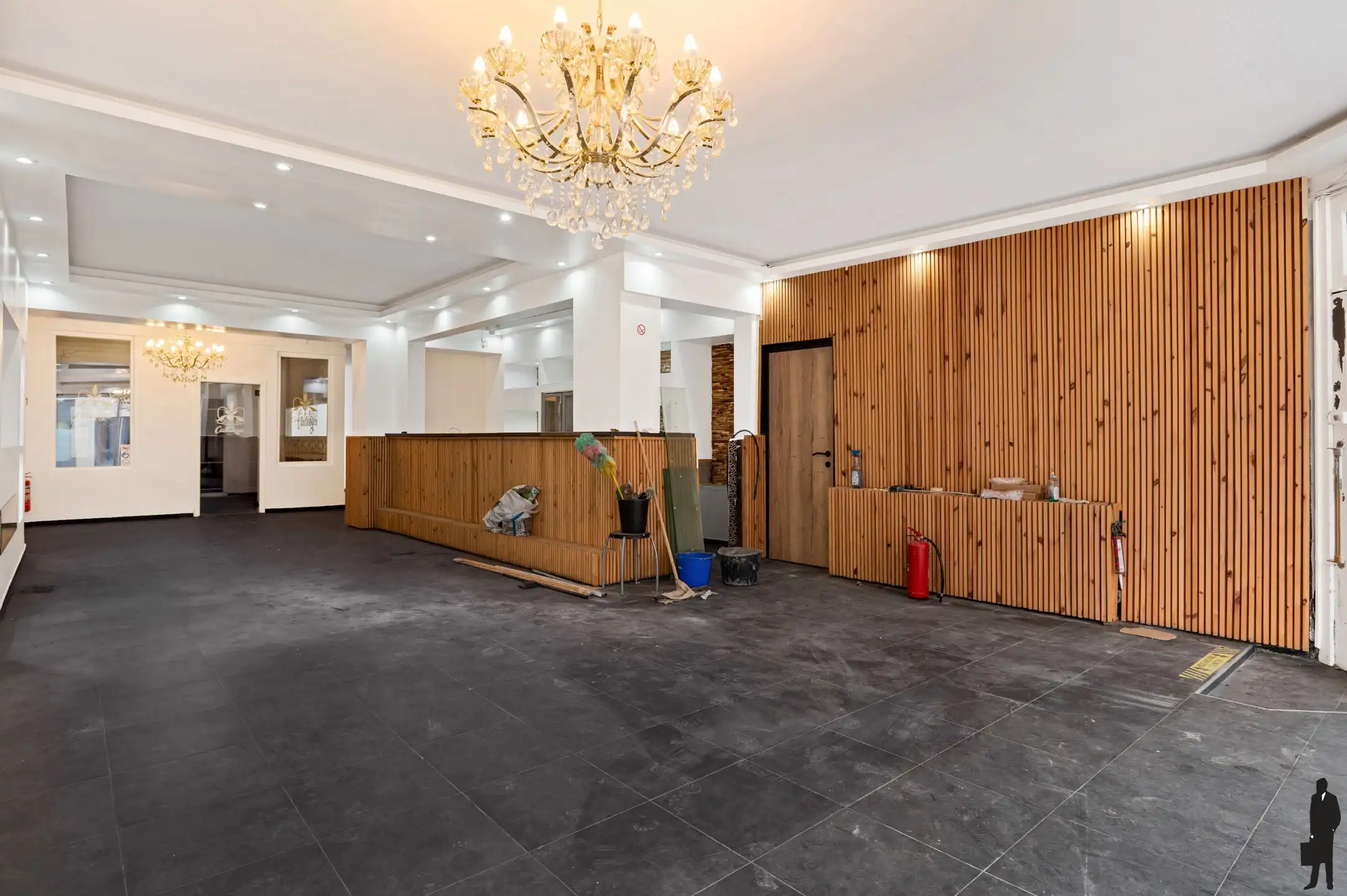 Handelshuis met zichtbaarheid, ruimte en mogelijkheden!&nbsp; foto 4