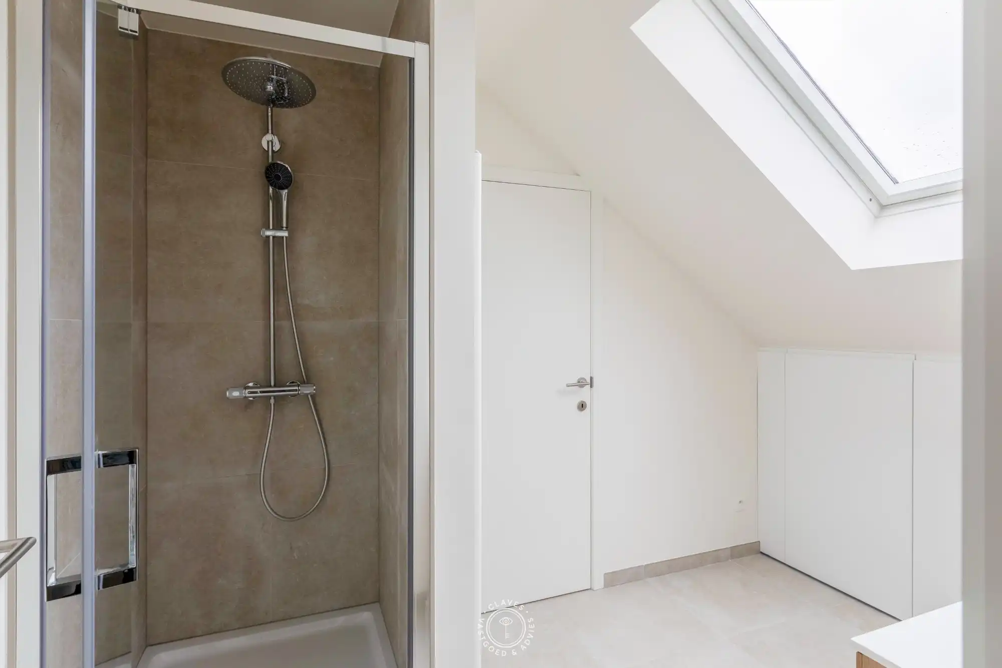 Fijn één slaapkamer appartement in gerenoveerd herenhuis foto 16