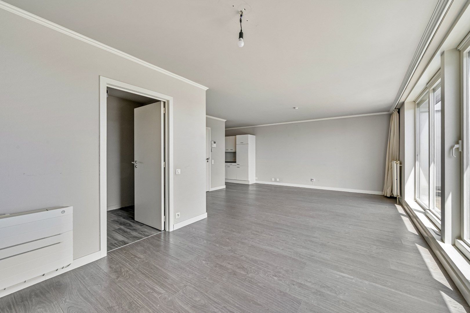 Instapklaar appartement met ruim terras foto 6