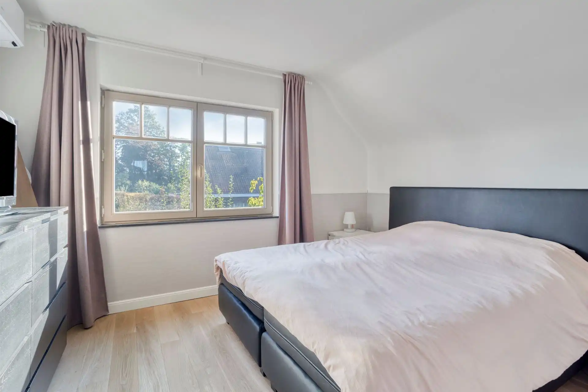 Prachtig gerenoveerde woning op een centrale ligging! foto 20