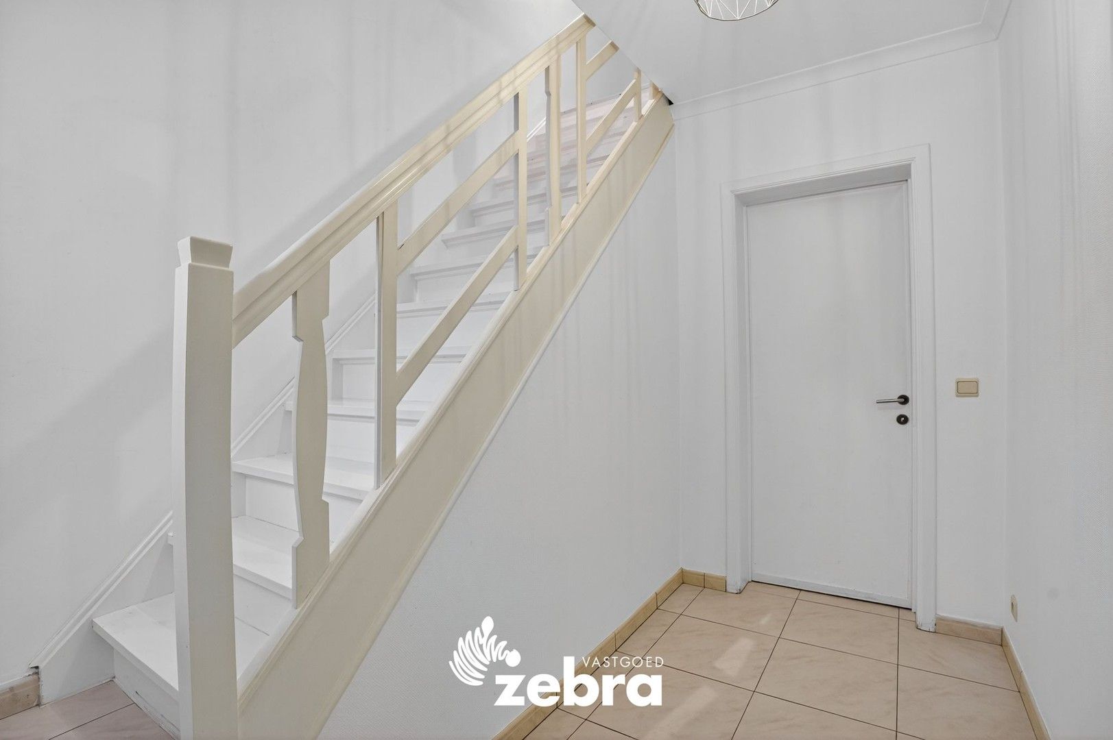 Instapklare woning met 5 slaapkamers te Izegem! foto 4