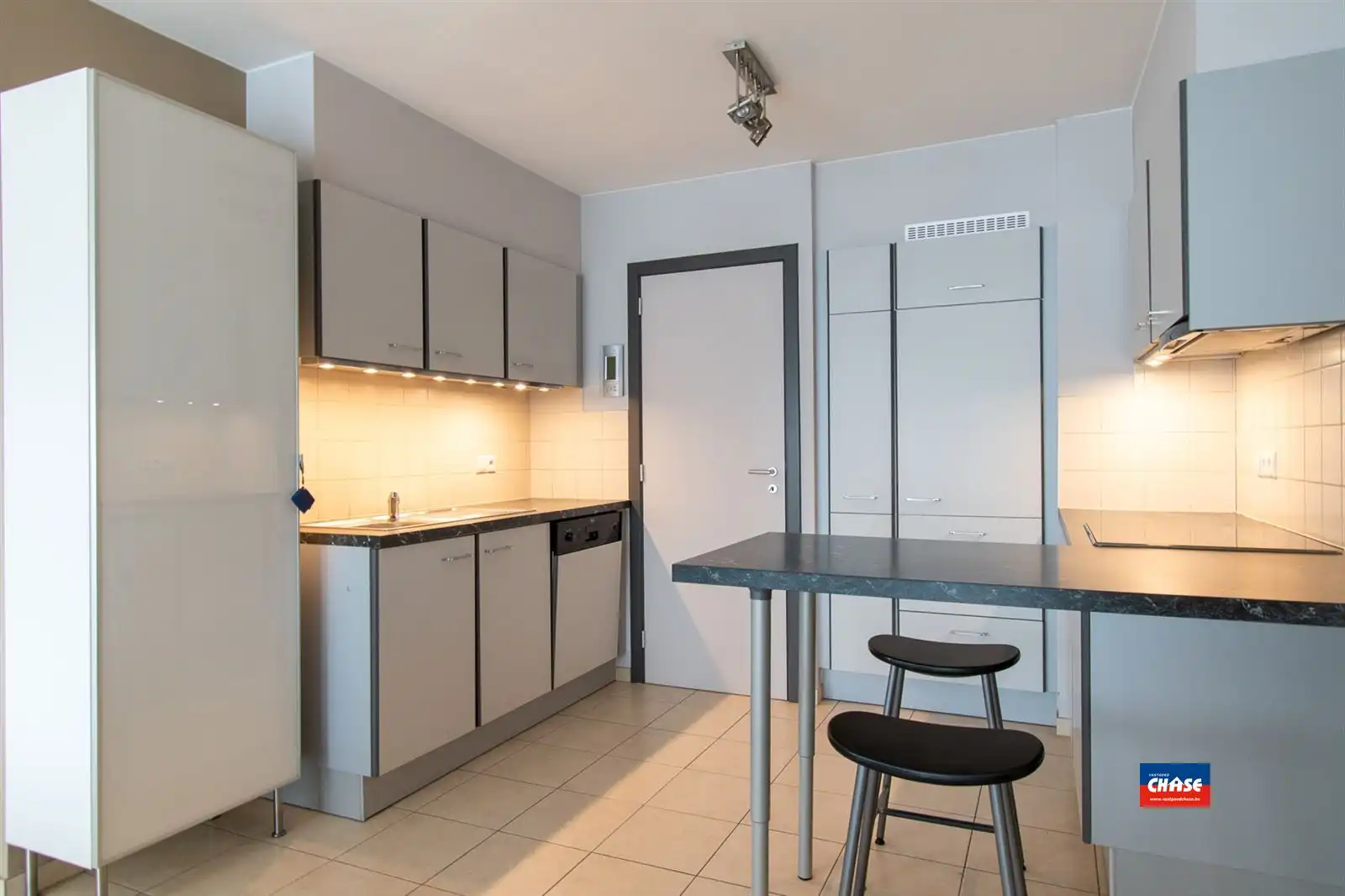 Ruim appartement met 2 slpks + P  foto 6