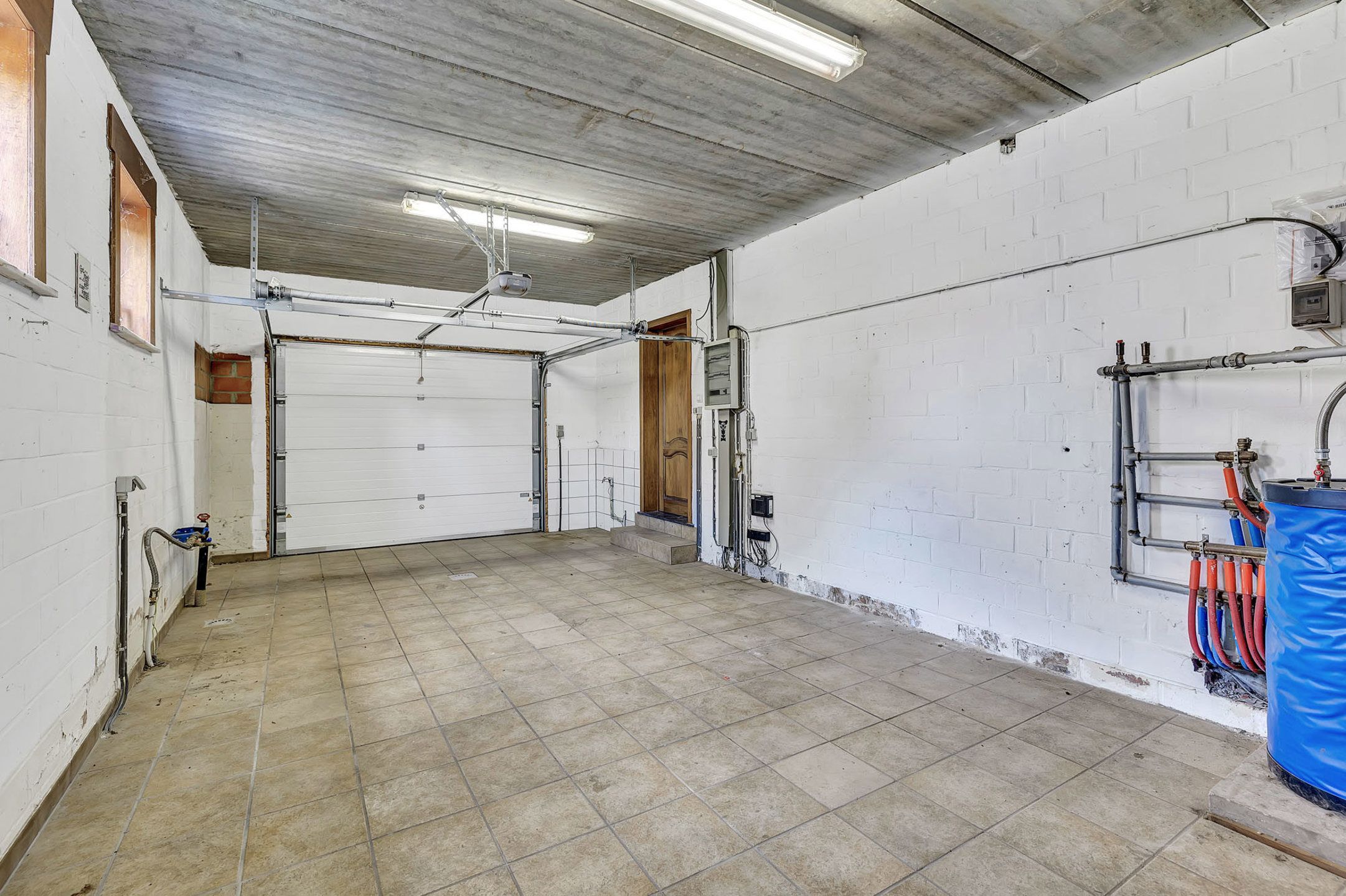 Te renoveren halfopen bebouwing met 2 slaapkamers  foto 8