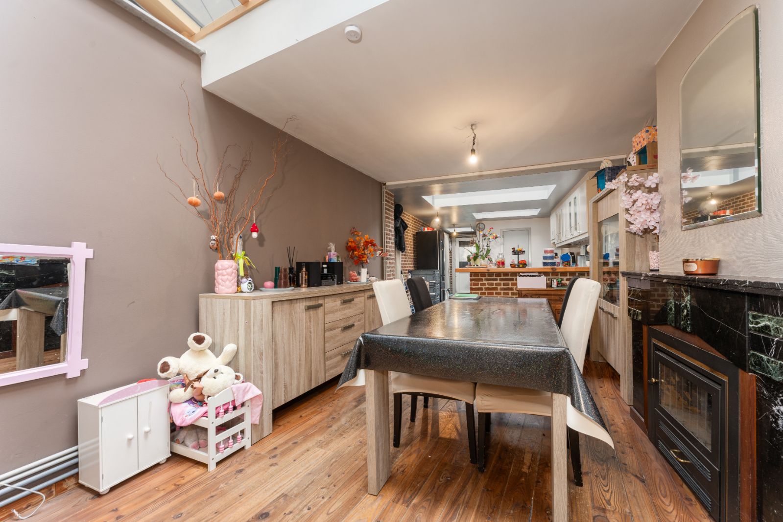 KIJKDAG 15/11 tussen 09.30 en 10.30 uur! 🏡 Gezellige woning met tuin te koop in hartje Ardooie foto 3