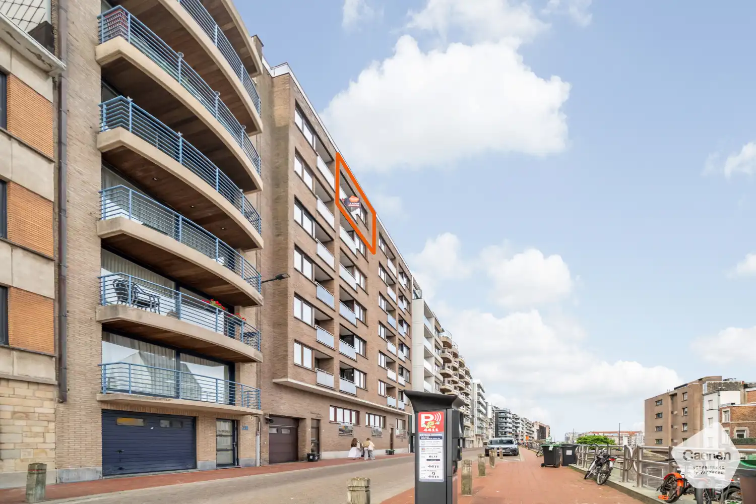 Lichtrijk twee slaapkamer appartement met terras op toplocatie foto 14