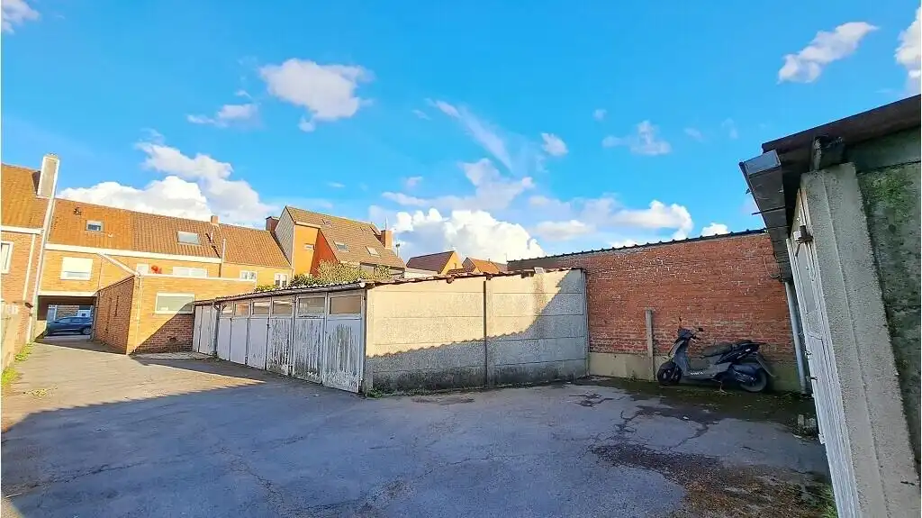 Garagecomplex met 20 garages te koop in Sint-Michiels Brugge foto 3