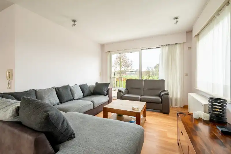 Ruime villa op een landelijke perceel met een oppervlakte van 940m² ! foto 3