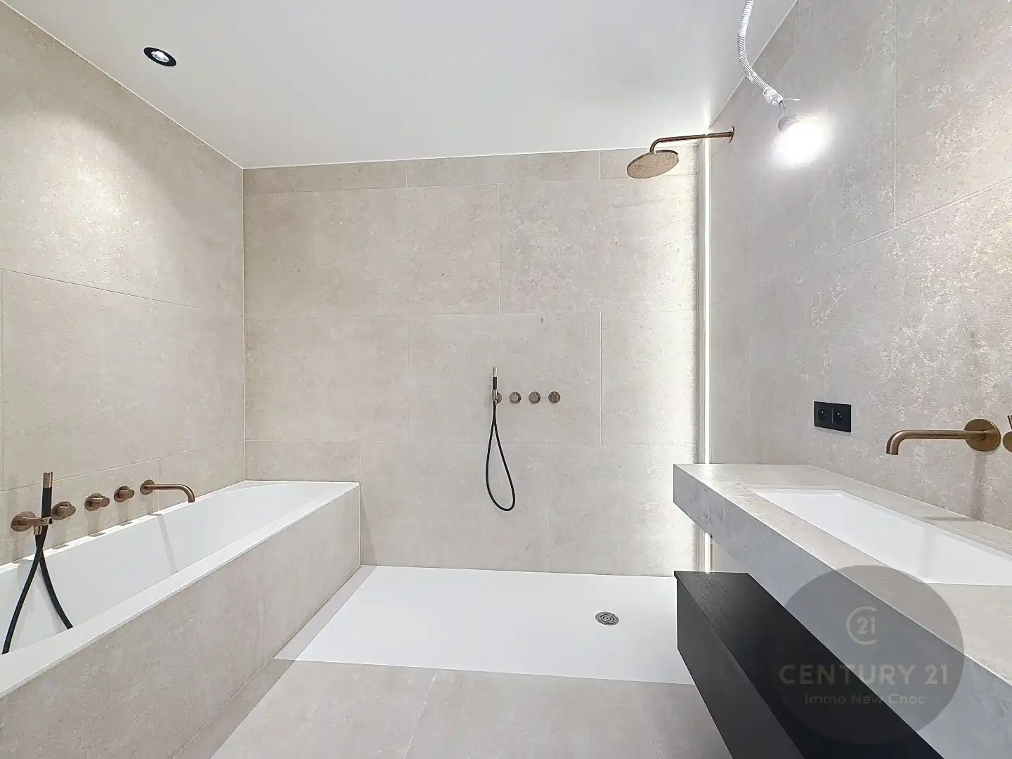 LUXUEUS tot in de detail afgewerkte nieuwbouw woning! foto 19