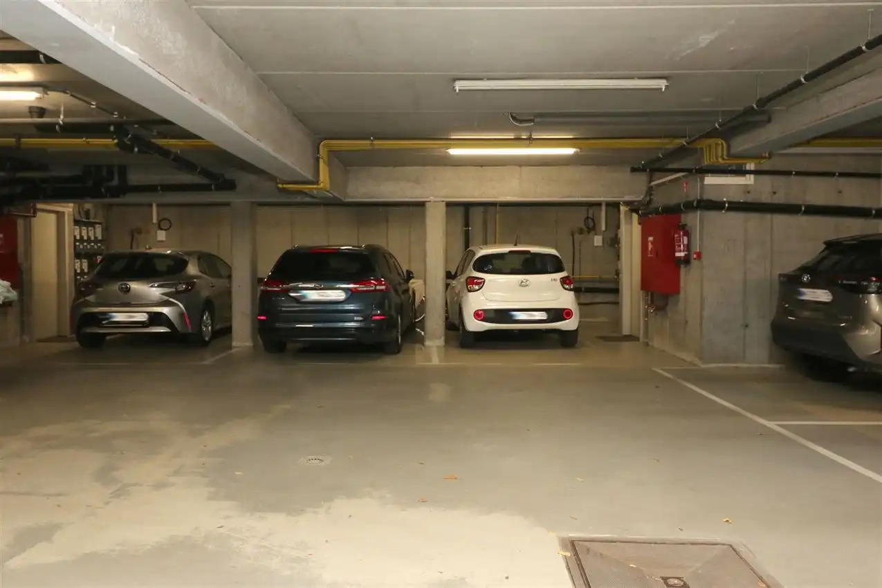 Appartement met 2 slpk., autostaanplaats en terras in centrum Aarschot foto 42