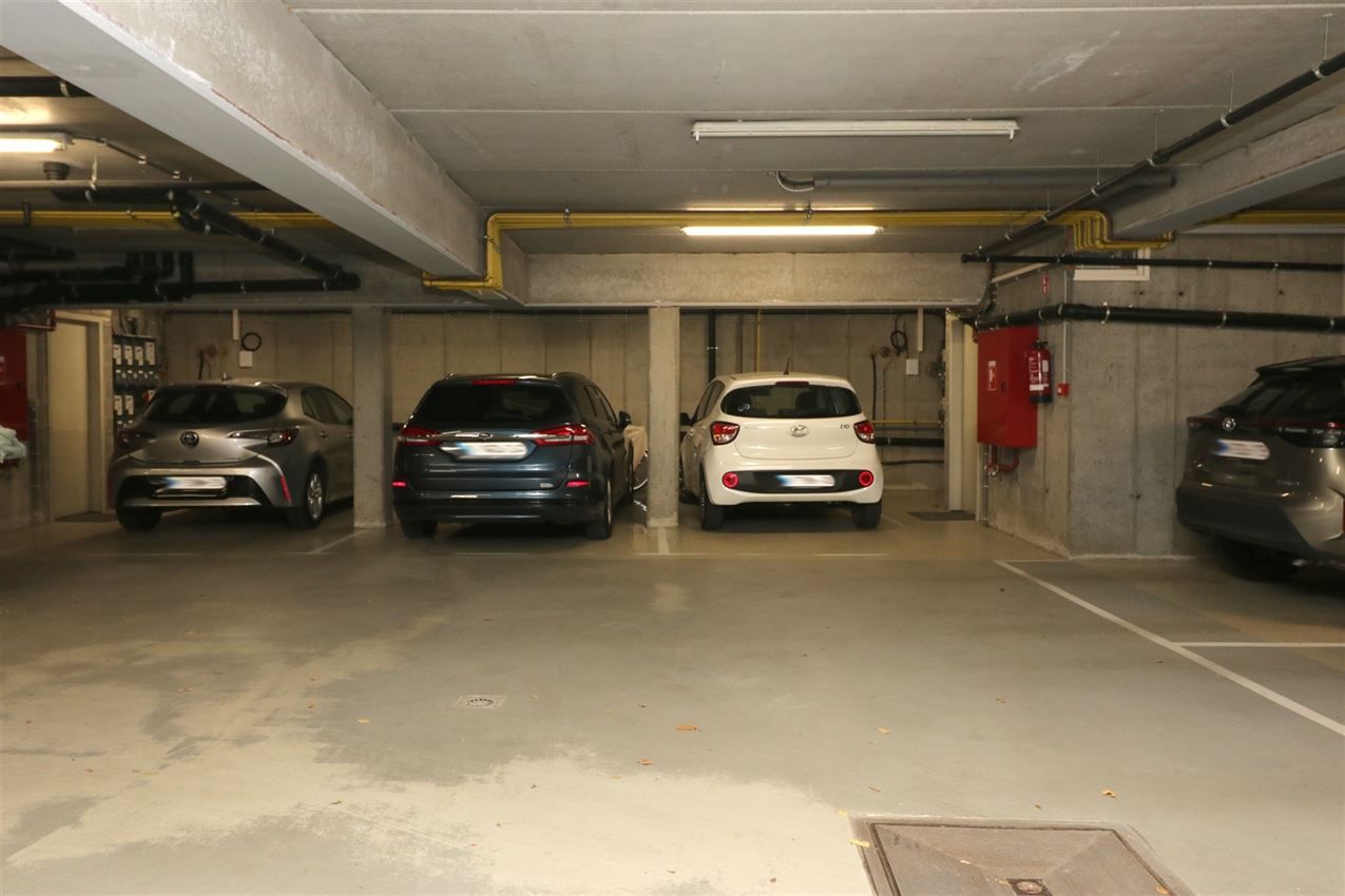 Appartement met 2 slpk., autostaanplaats en terras in centrum Aarschot foto 42