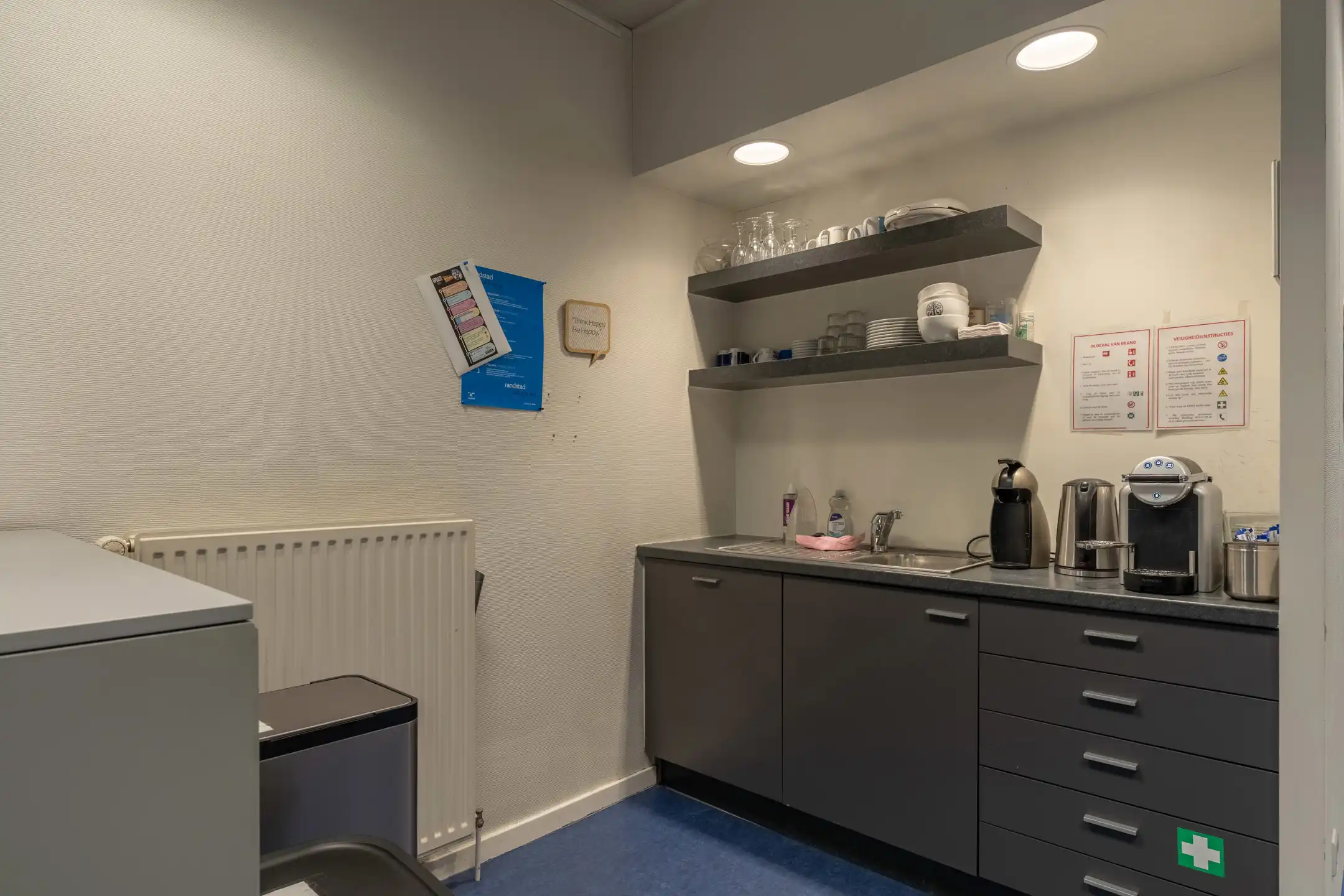 Centraal gelegen kantoorruimte op ideale locatie te Mol. foto 10