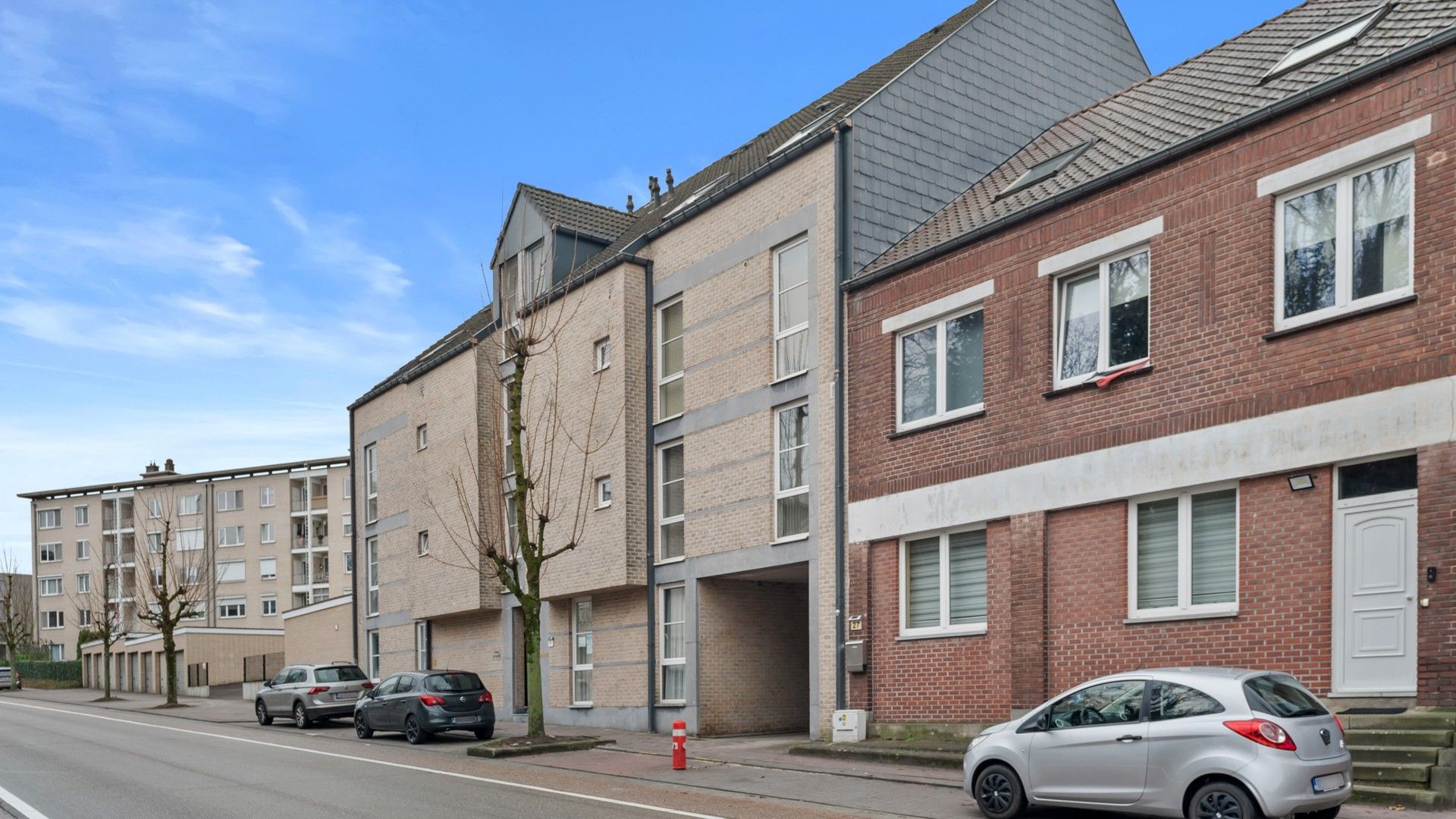 Appartement met twee slaapkamers, terras en parkeergarage foto 2
