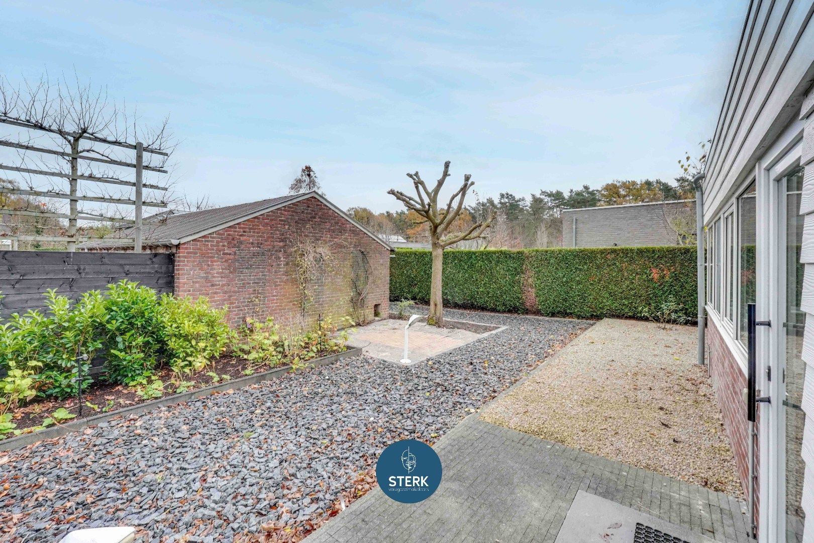 GELIJKVLOERS 1 SLPK-APPARTEMENT MET TUIN IN ZUTENDAAL !  foto 14