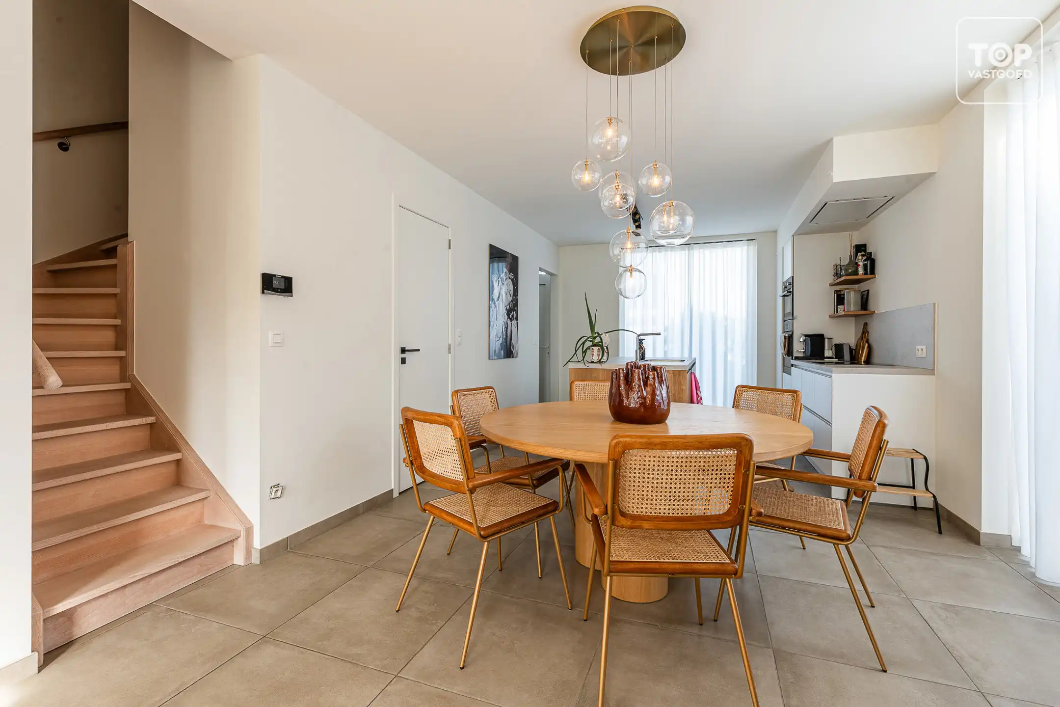 Nieuwbouwwoning met 4 slaapkamers, tuin en carport  foto 16