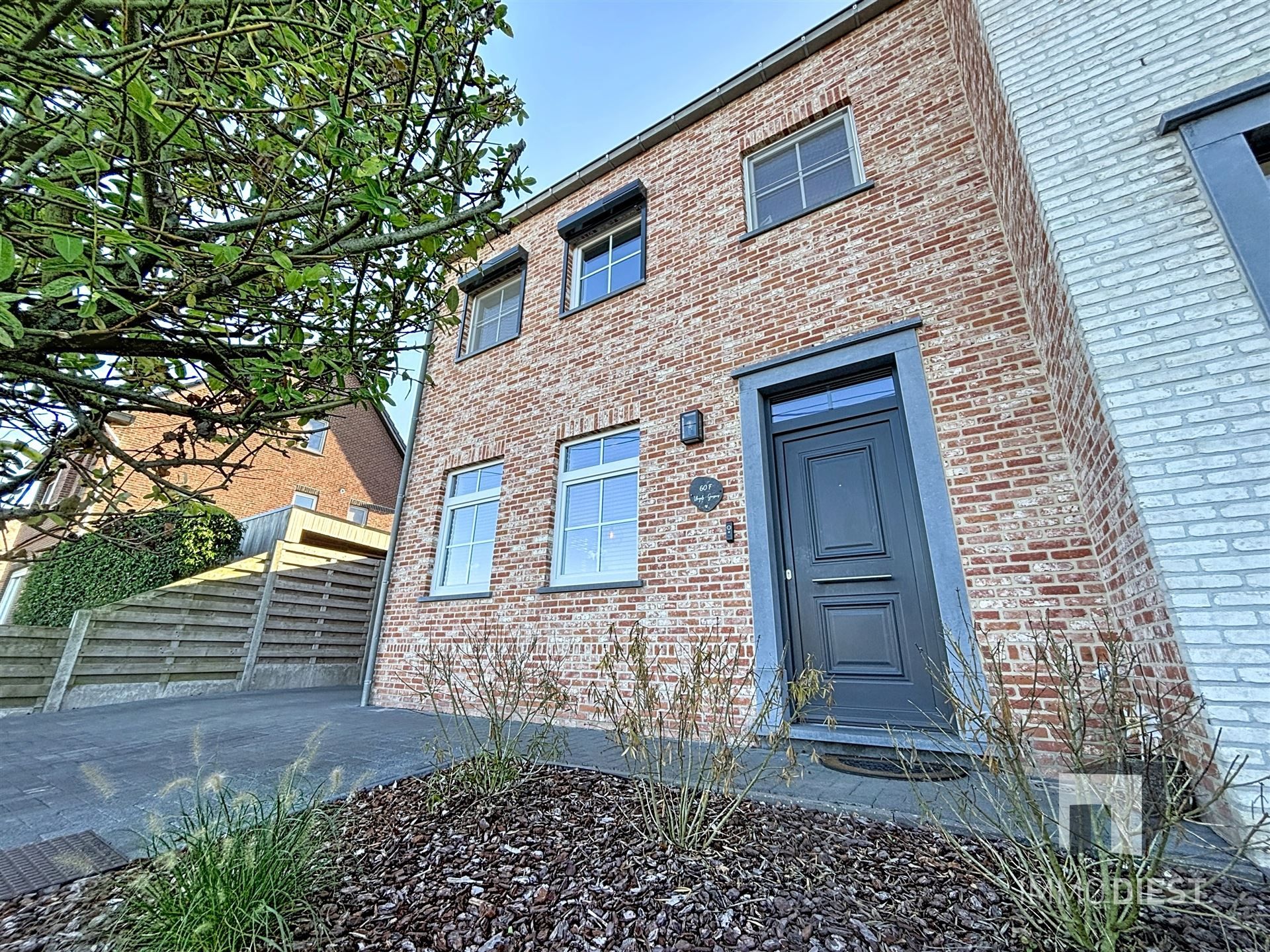 Moderne pastorijwoning op 3a 06ca met gunstige ligging in Veerle. foto 3